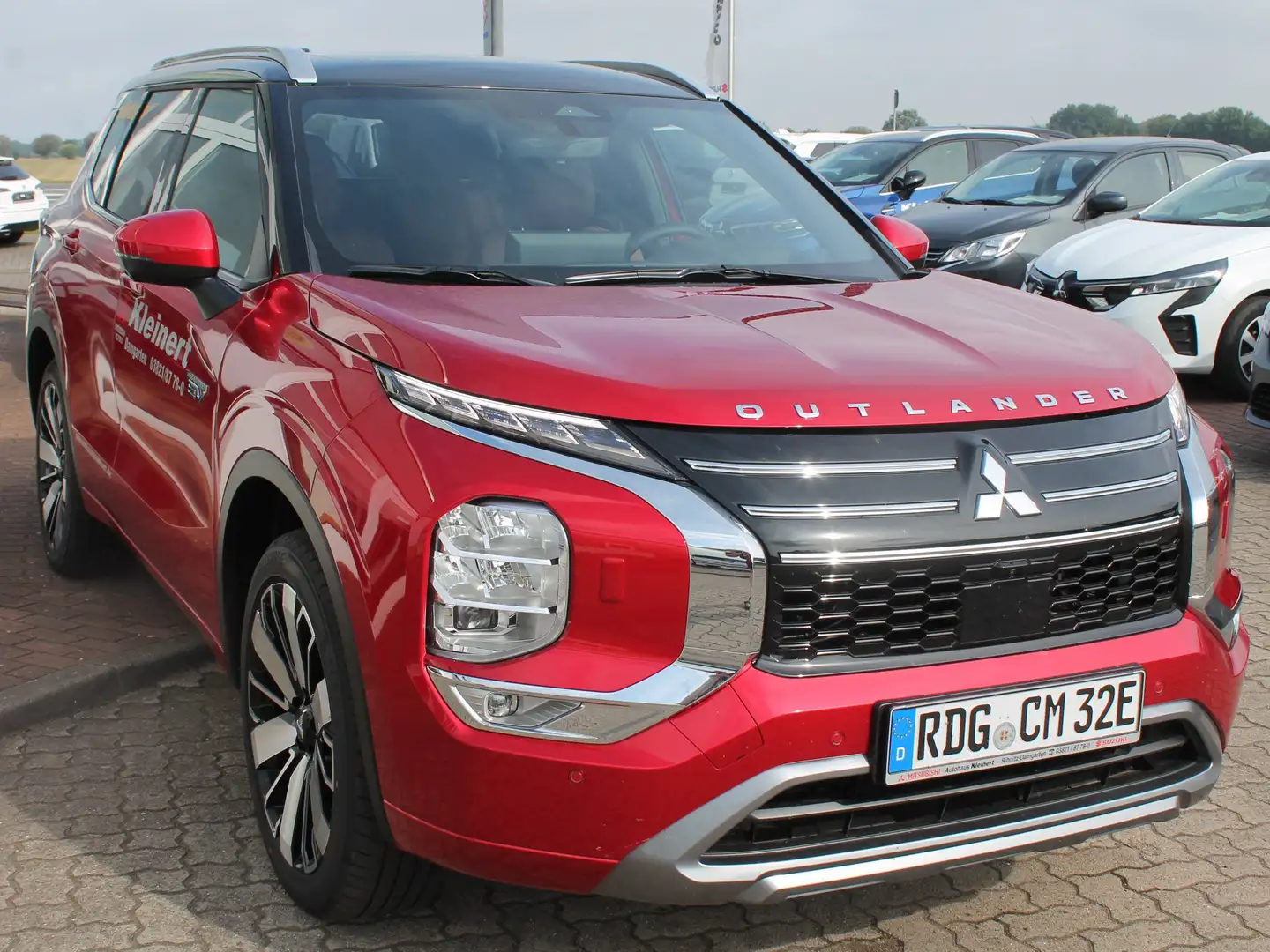Mitsubishi Outlander 2.4L PHEV TOP Luxury-Paket 2-Farb Rot - 2