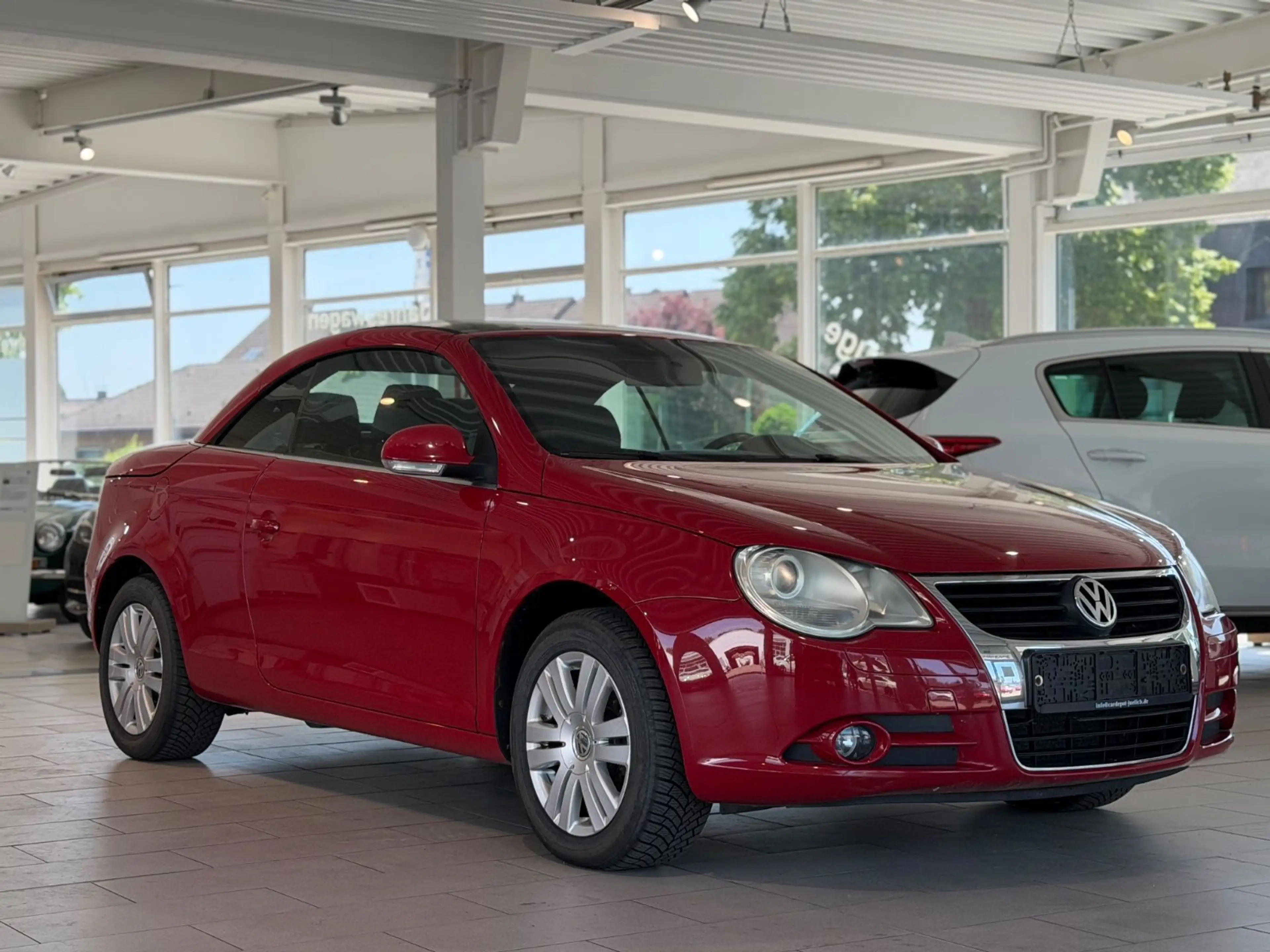 Volkswagen Eos Basis BMT*KLIMAAUT.*PDC*SHZ*SPORT*2.0L*AHK* — photo 10