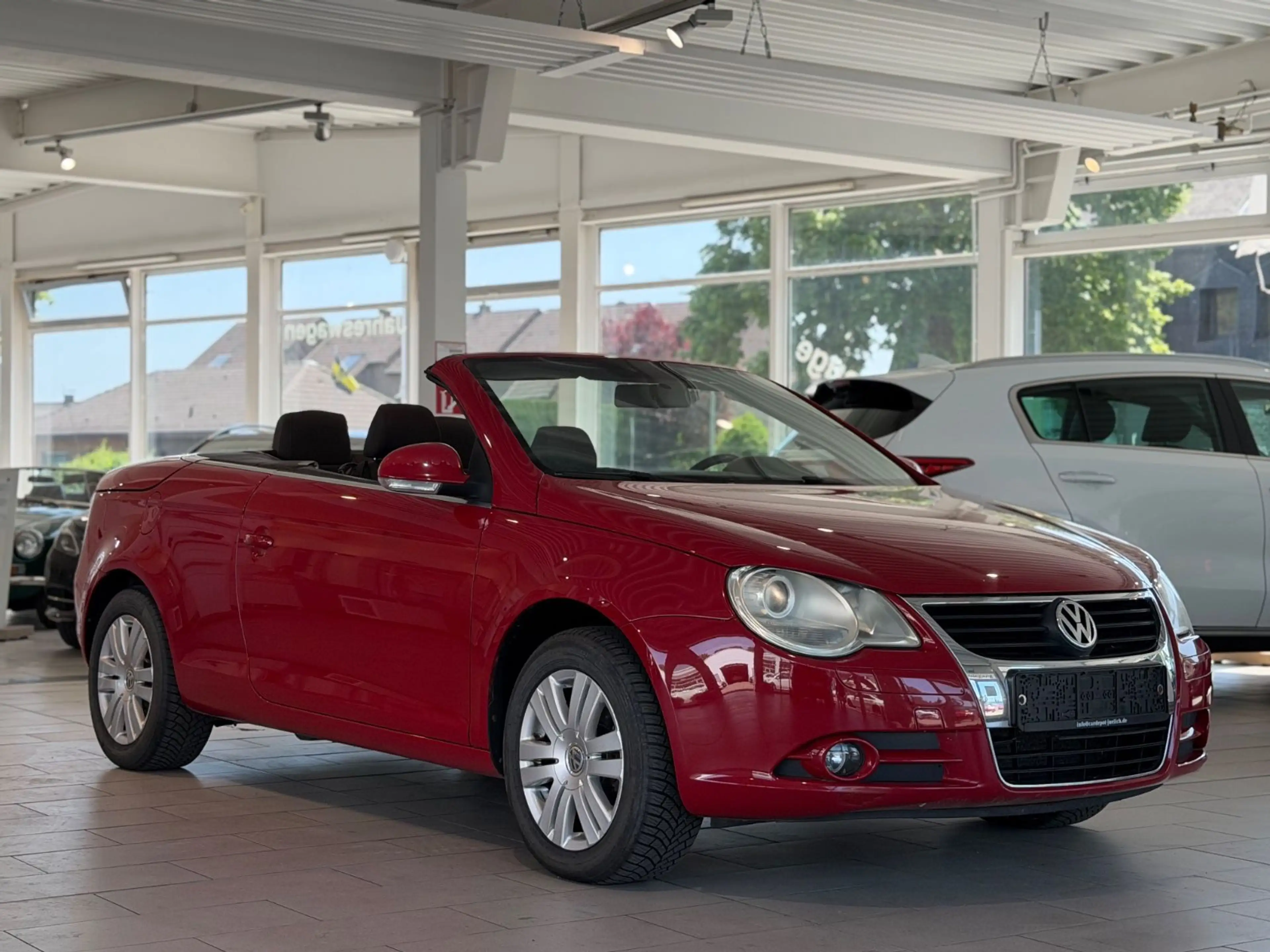 Volkswagen Eos Basis BMT*KLIMAAUT.*PDC*SHZ*SPORT*2.0L*AHK* — photo 9