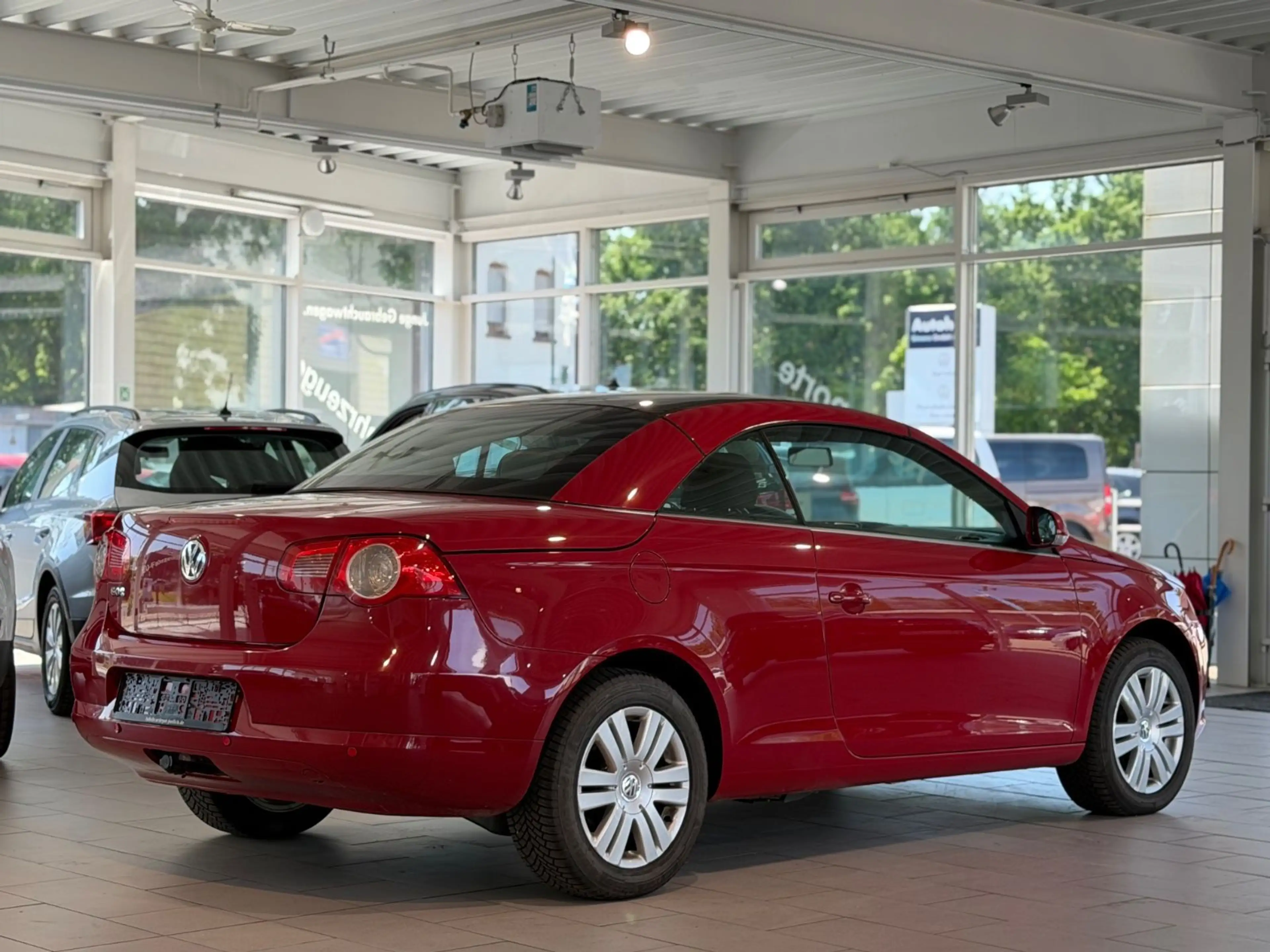 Volkswagen Eos Basis BMT*KLIMAAUT.*PDC*SHZ*SPORT*2.0L*AHK* — photo 7