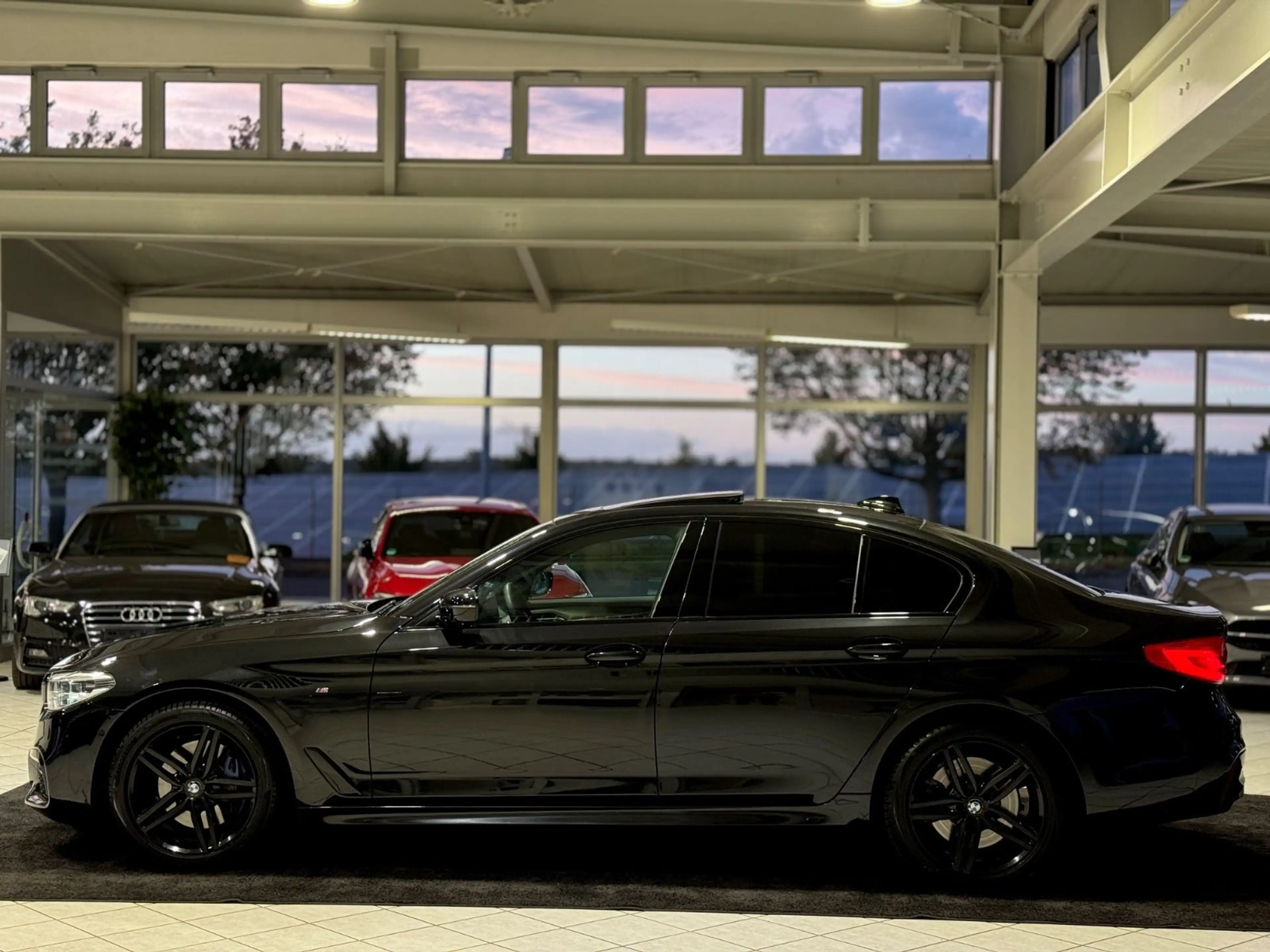 BMW 525 d M-Paket I SoftClose I HUD I Schiebedach — photo 9