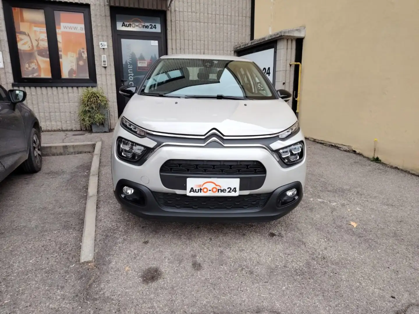 Citroen C3 PureTech 83 S&S Shine PREZZO REALE NEOPATENTATI Beige - 2