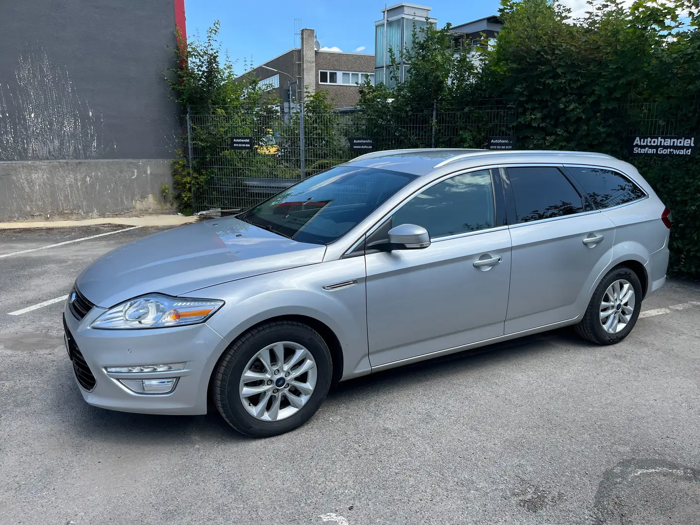 Ford Mondeo Turnier 2.0 TDCi Business Edition,Navi,PDC,Bluetoo Silber - 1