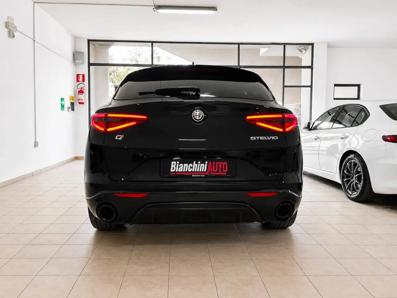 Alfa Romeo Stelvio 2022 — фото 7