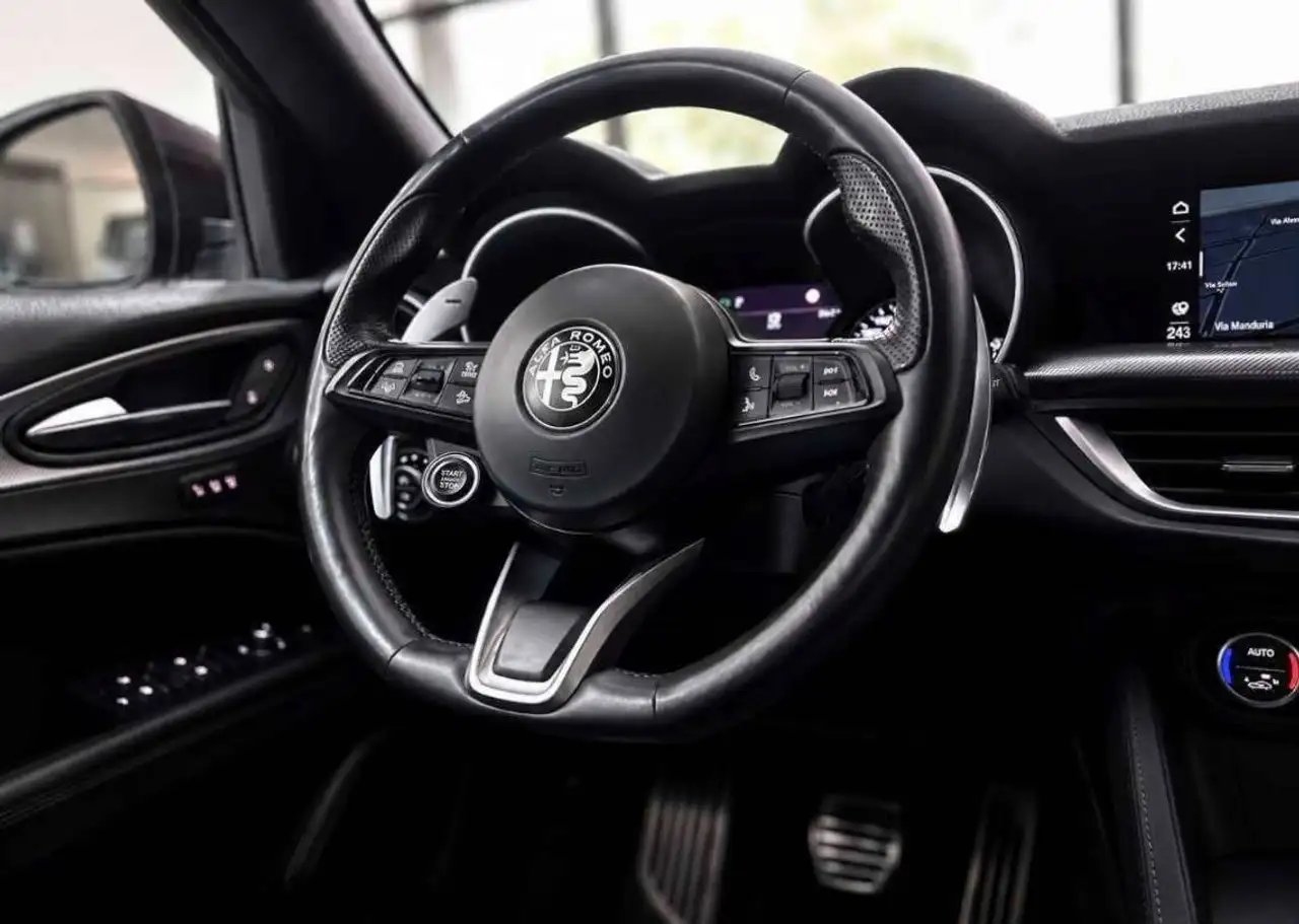 Alfa Romeo Stelvio 2022 — фото 11