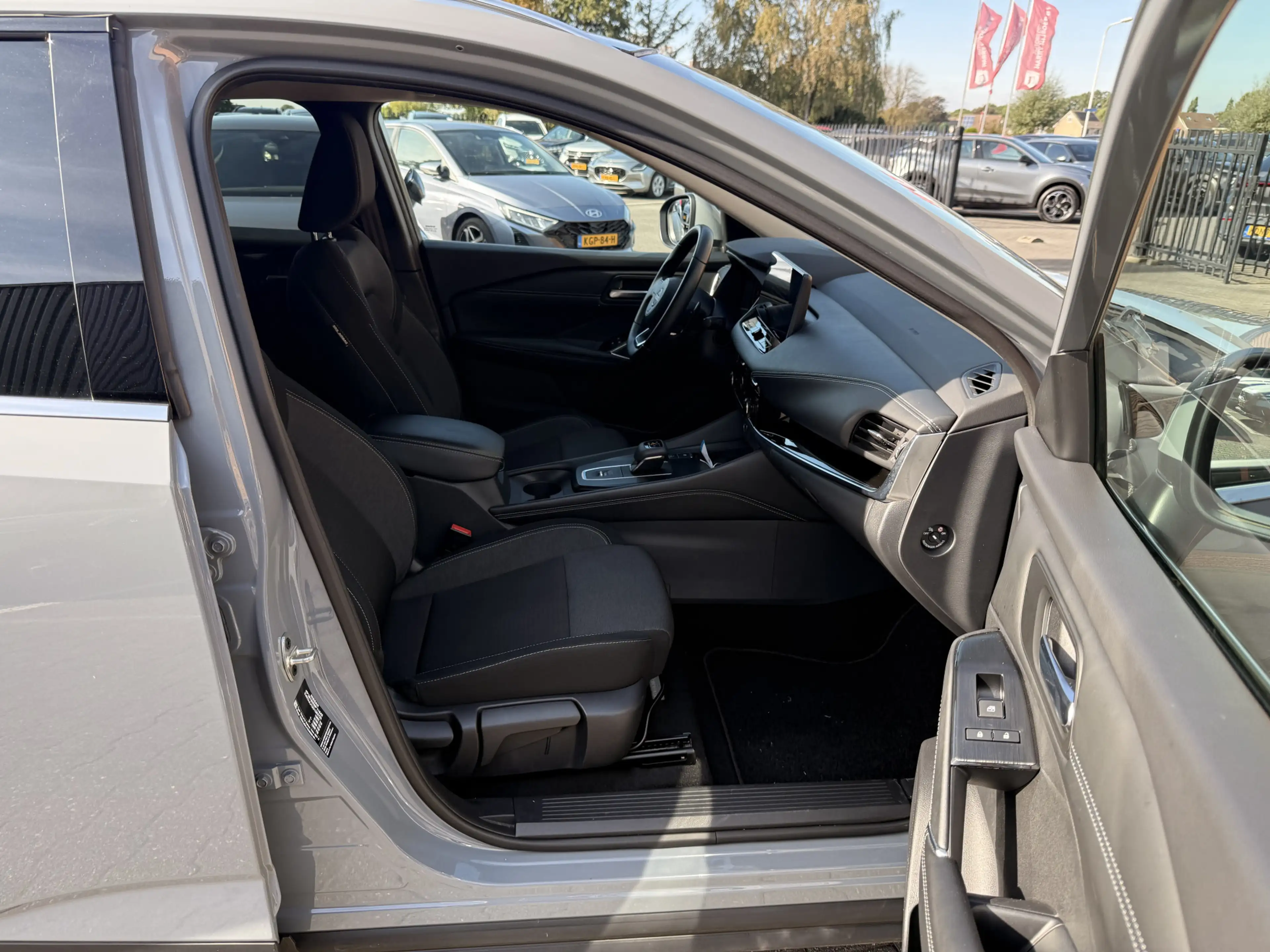 Nissan Qashqai 1.3 MHEV Xtronic N-Connecta Panodak / Carplay / 36 — photo 41