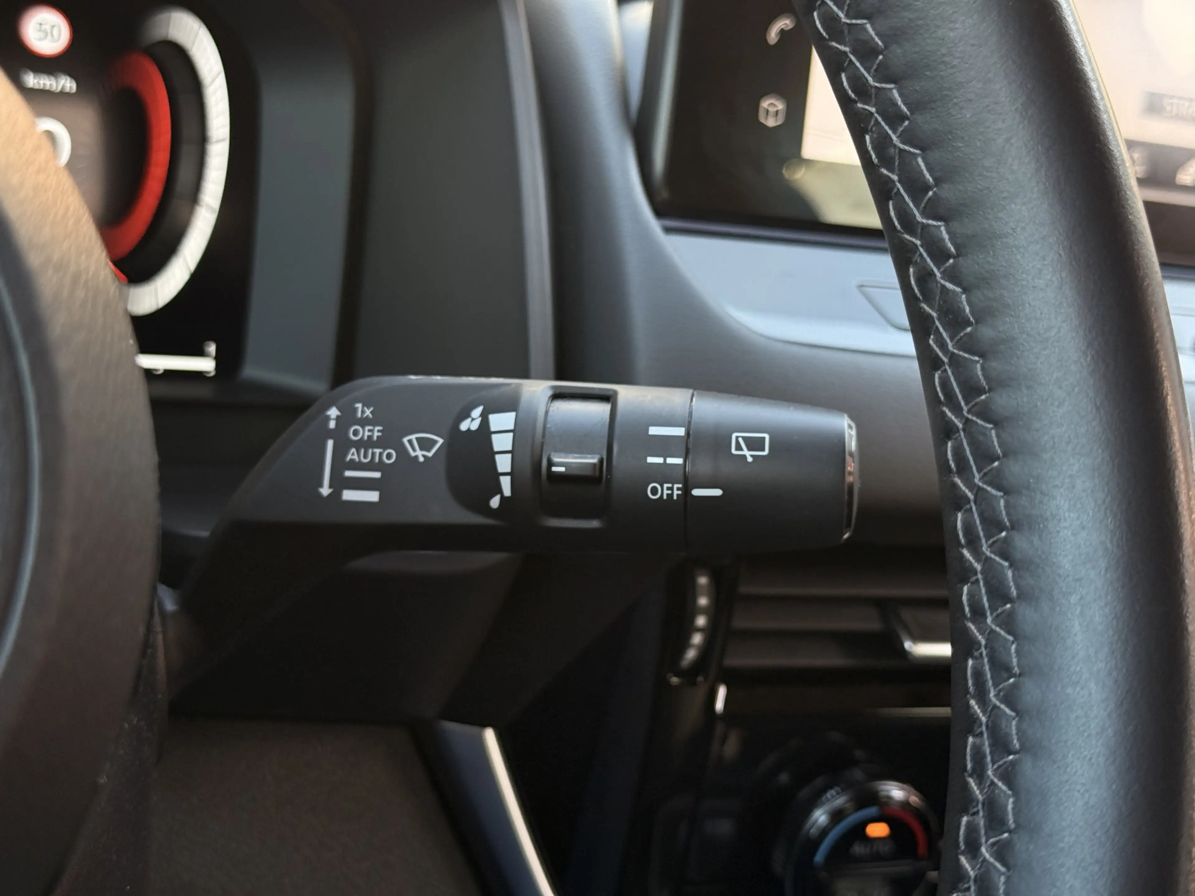 Nissan Qashqai 1.3 MHEV Xtronic N-Connecta Panodak / Carplay / 36 — photo 26