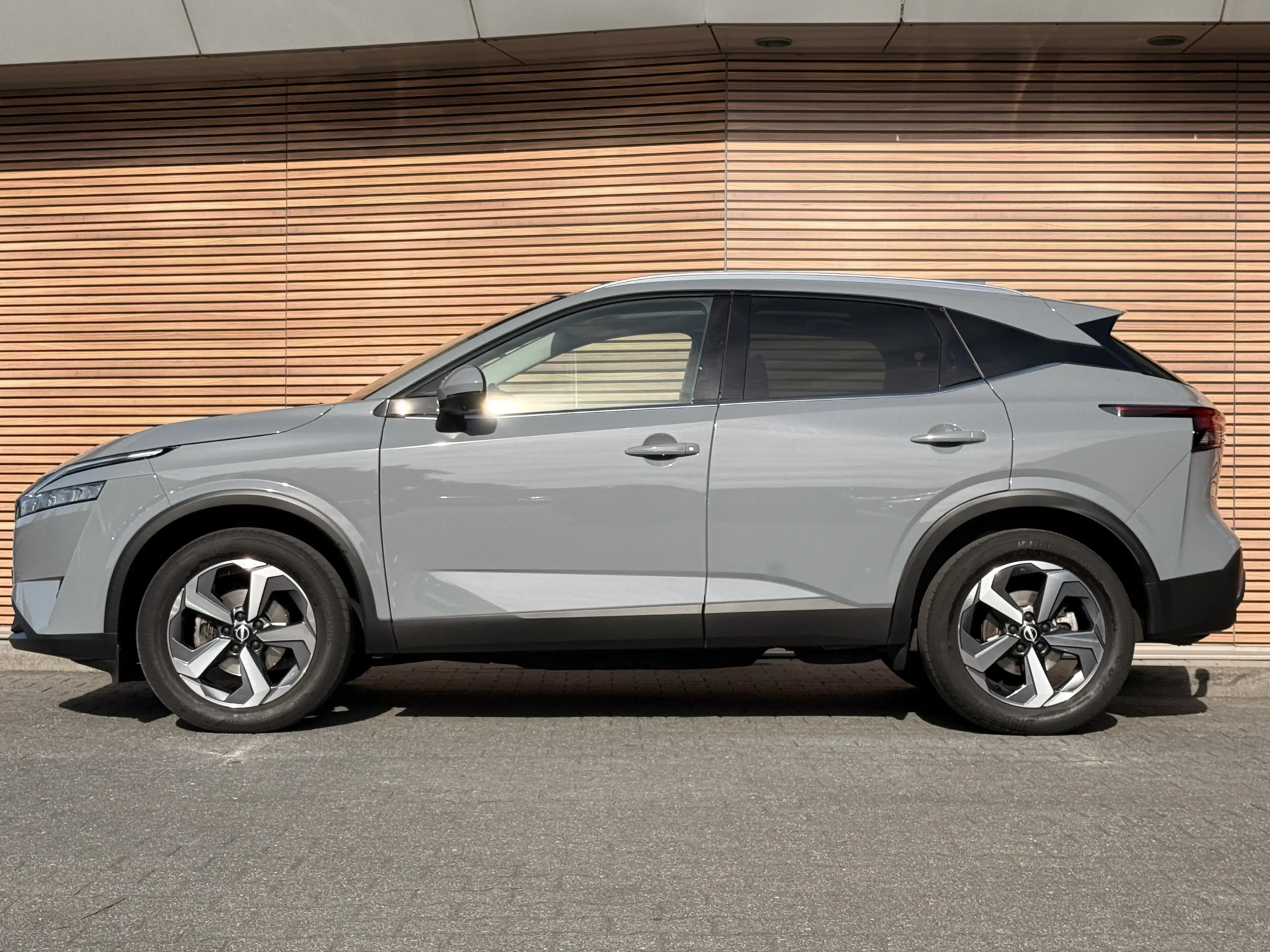 Nissan Qashqai 1.3 MHEV Xtronic N-Connecta Panodak / Carplay / 36 — photo 5