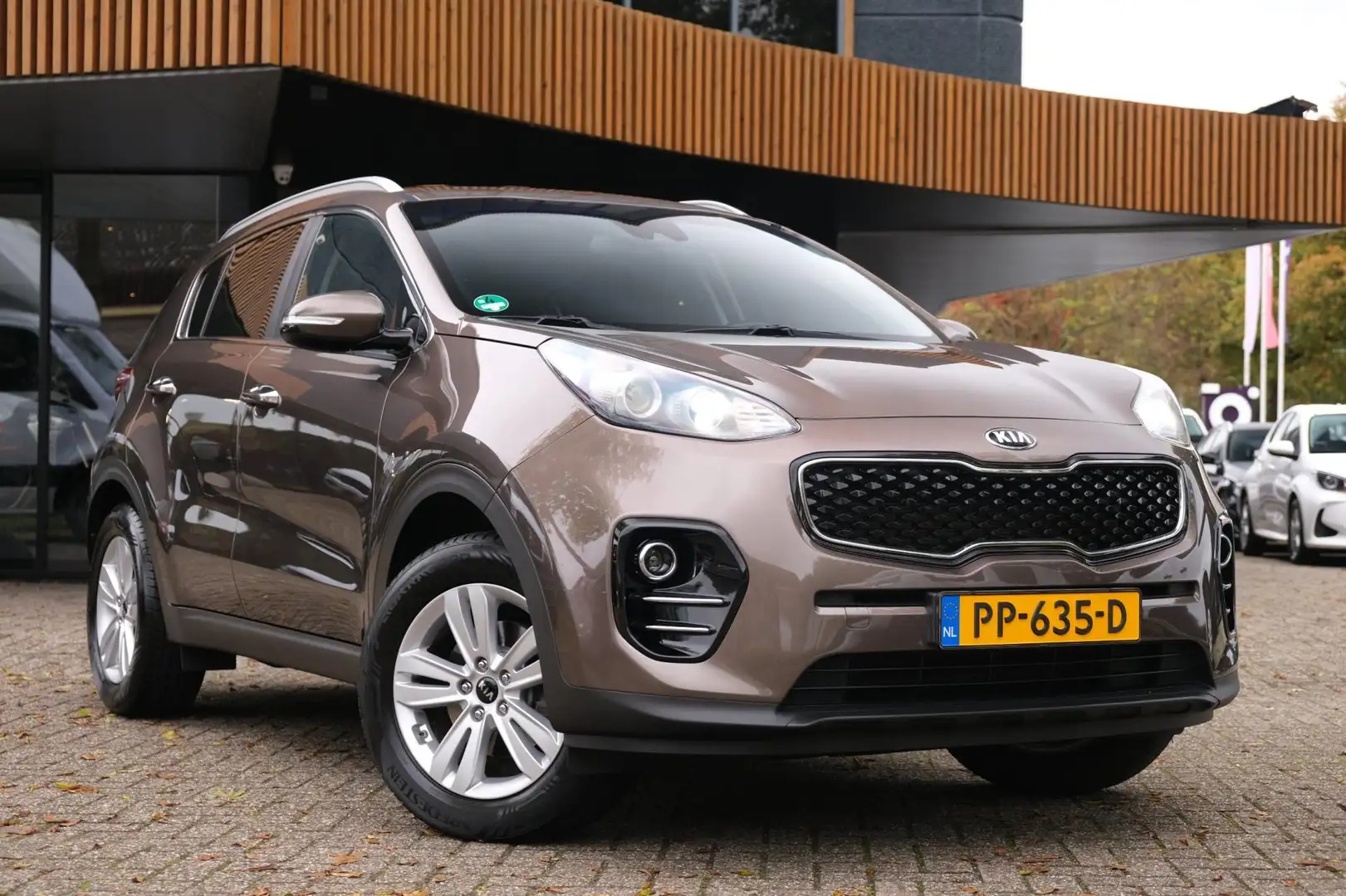 Kia Sportage 1.6 GDI DynamicLine/Camera/Carplay+AndroidAuto/Tre Brun - 2