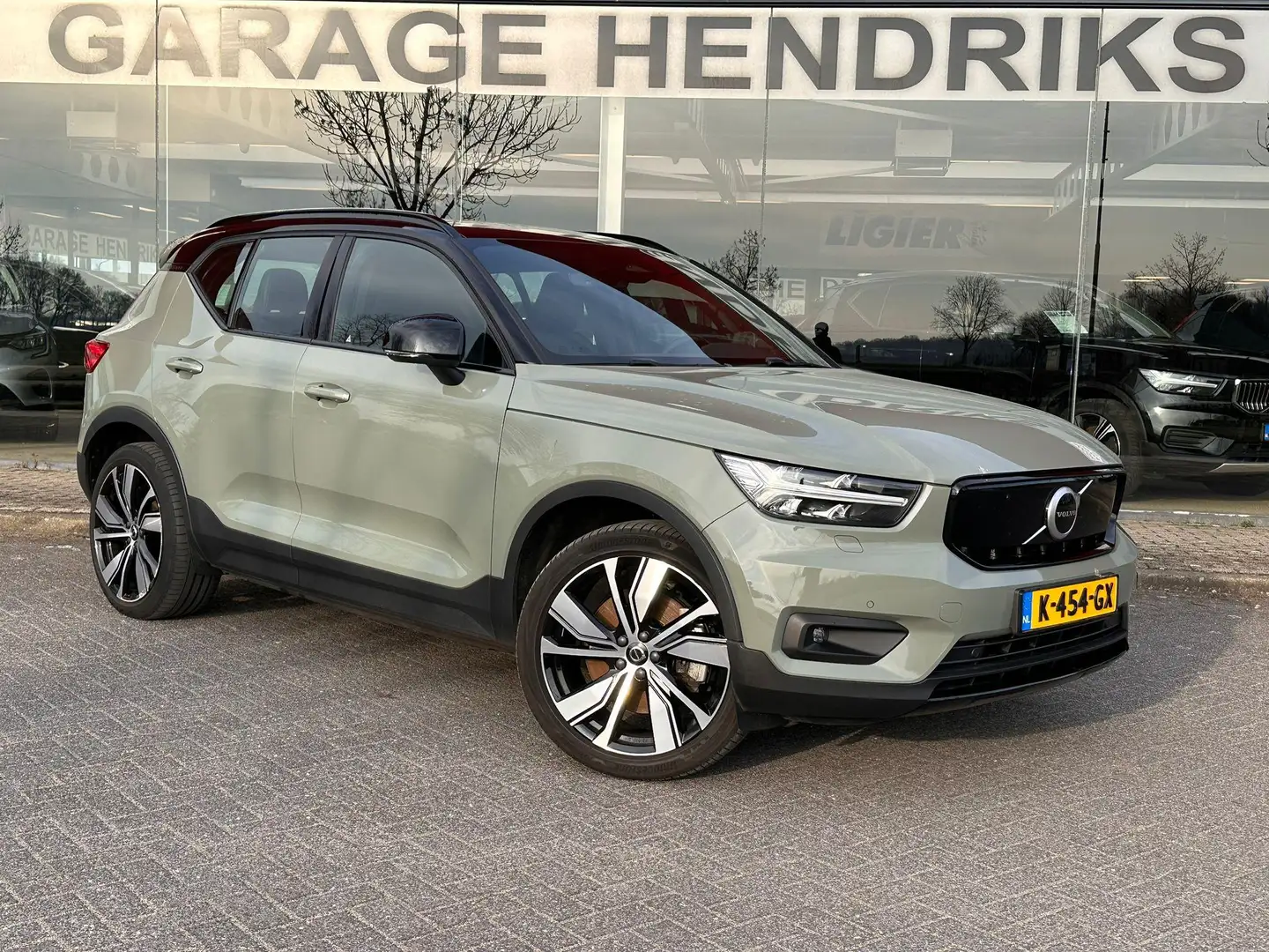 Volvo XC40 Recharge P8 AWD R-Design | SOH: 92,1% | Leder | Tw Vert - 2