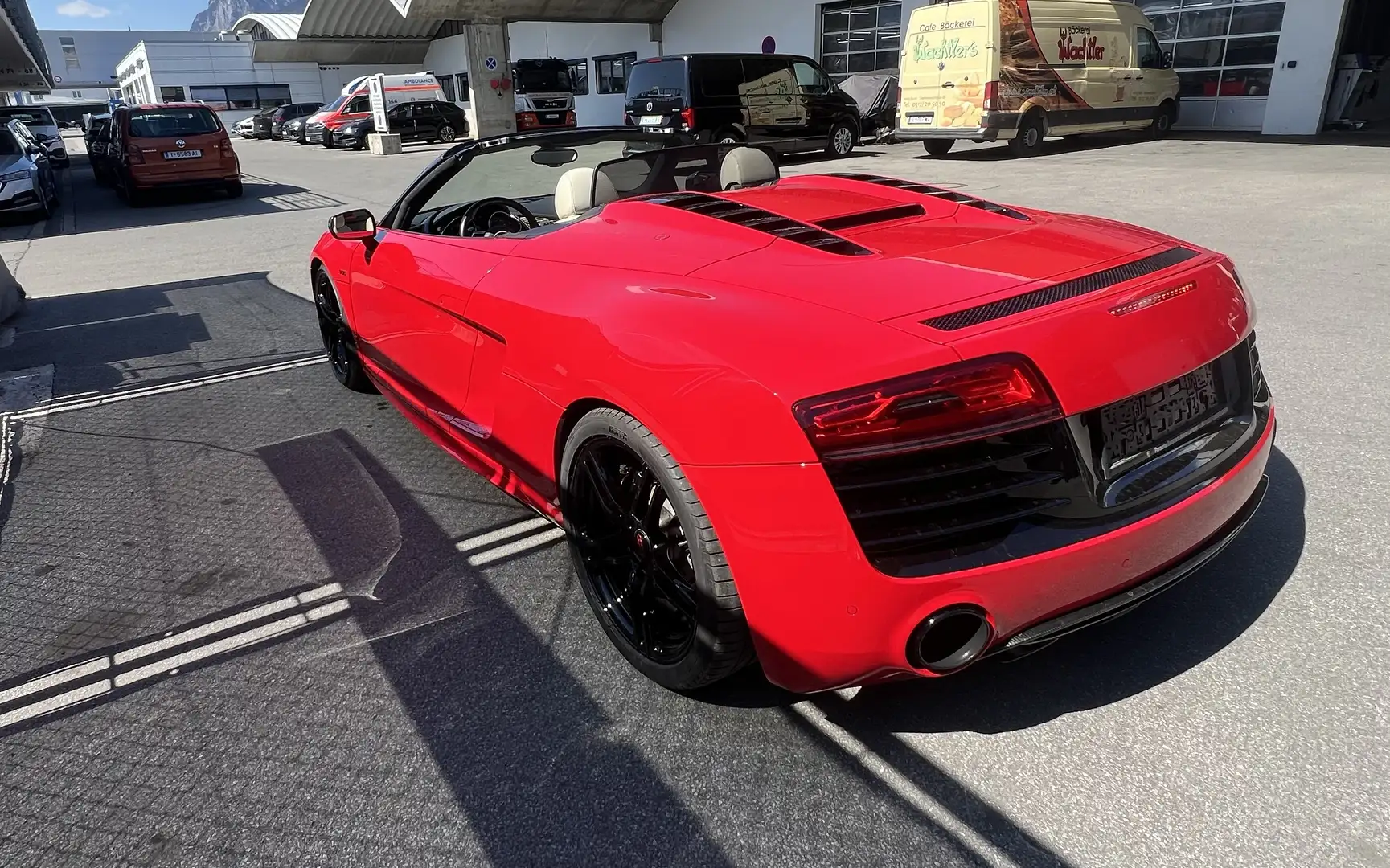Audi R8 Spyder 5,2 FSI quattro S-tronic - 1
