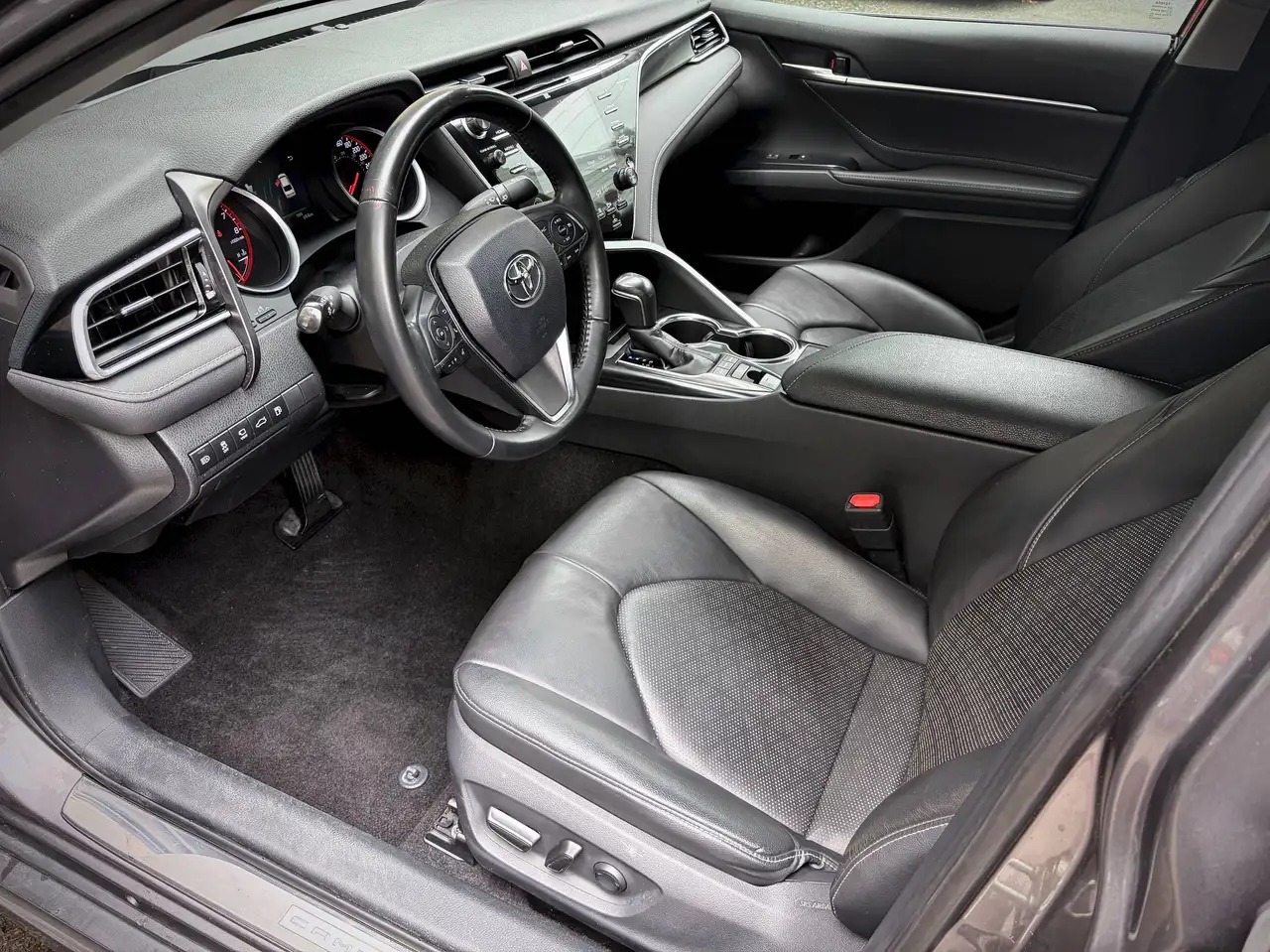 Toyota Camry снимка Toyota Camry