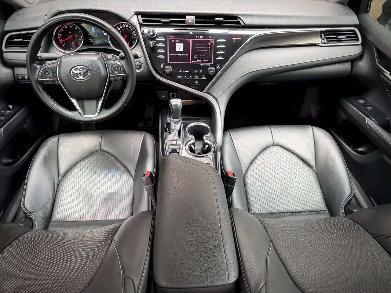 Toyota Camry снимка Toyota Camry