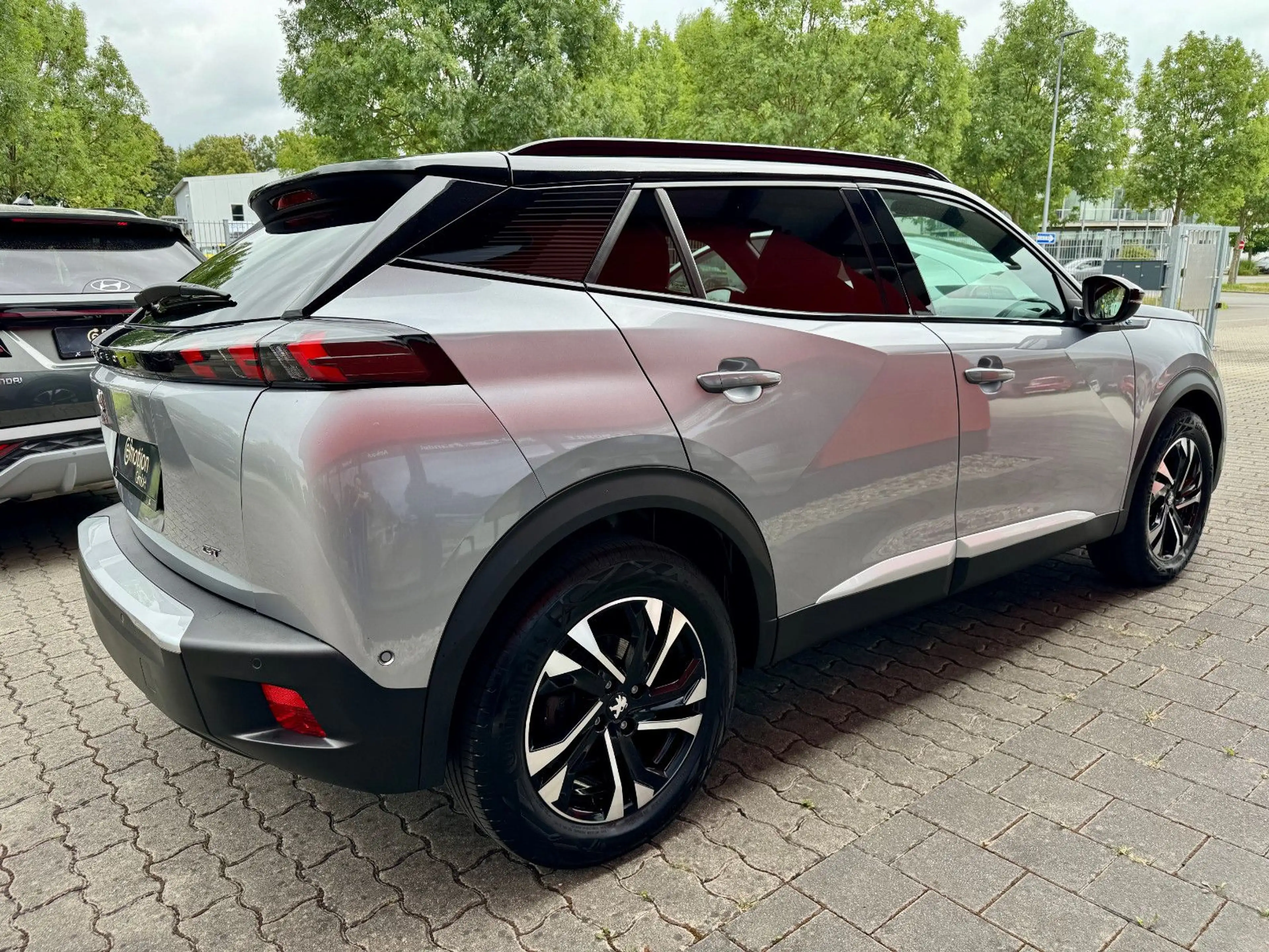 Peugeot e-2008 GT*Panorama*11kWcharger*Totwinkel*Massage — photo 5