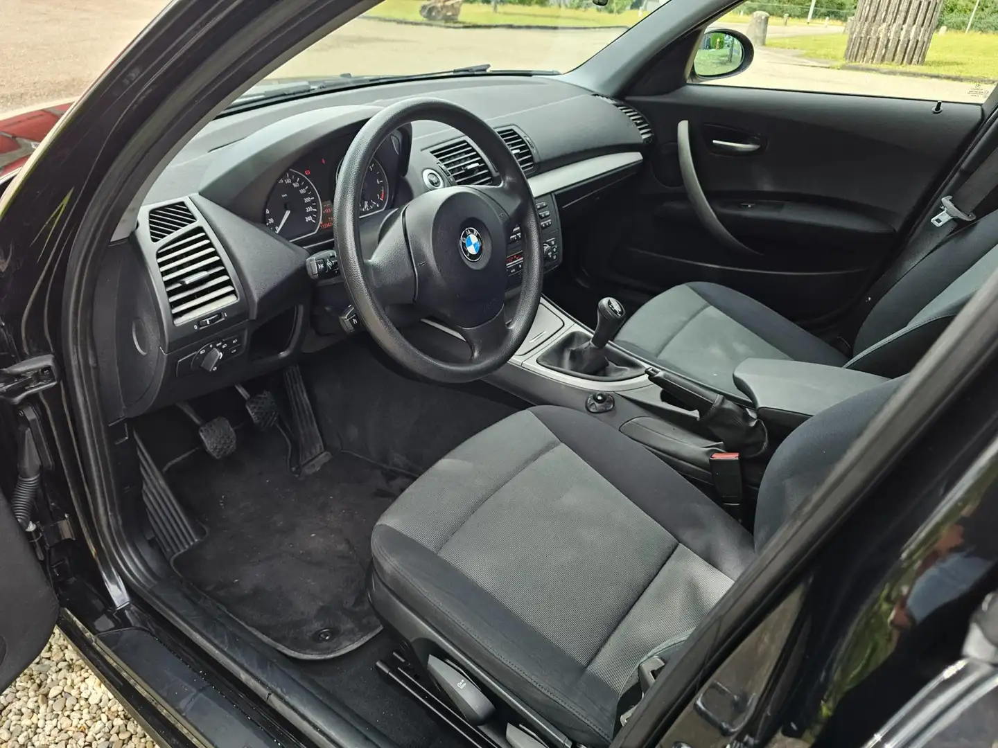 BMW 116 1-serie 116i 5-deurs AIRCO/cruise *apk:06-2026* Nero - 2