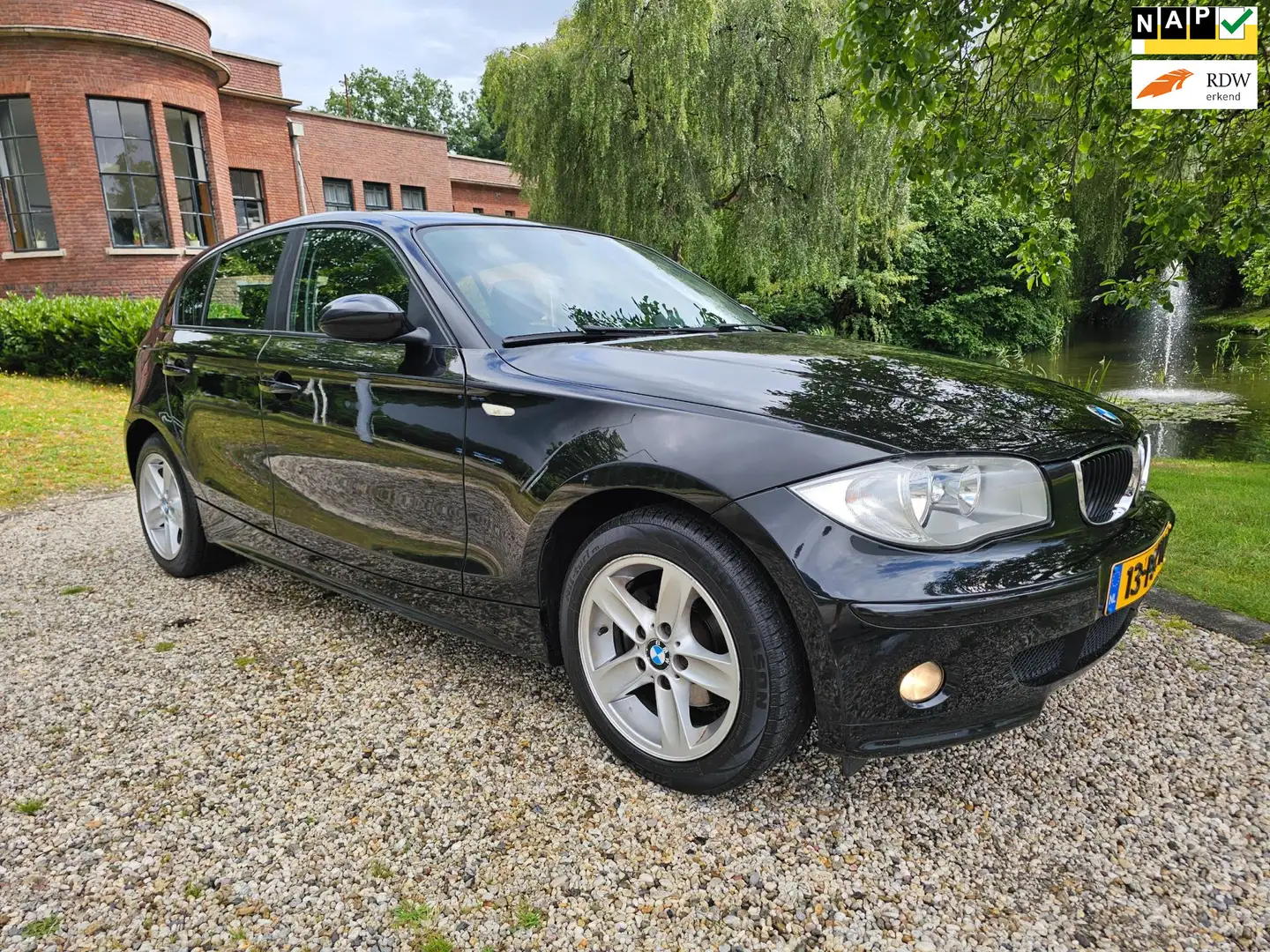 BMW 116 1-serie 116i 5-deurs AIRCO/cruise *apk:06-2026* Nero - 1