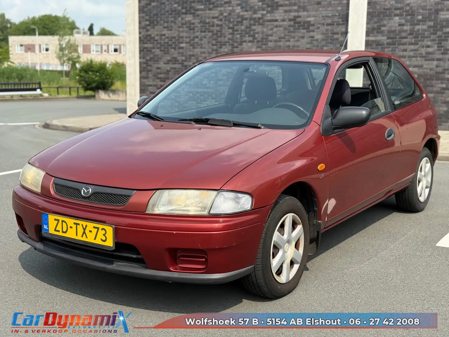 Mazda 323 1.5i P LX Club // AUTOMAAT // DISTRIBUTIE VV. // R Rood - 2