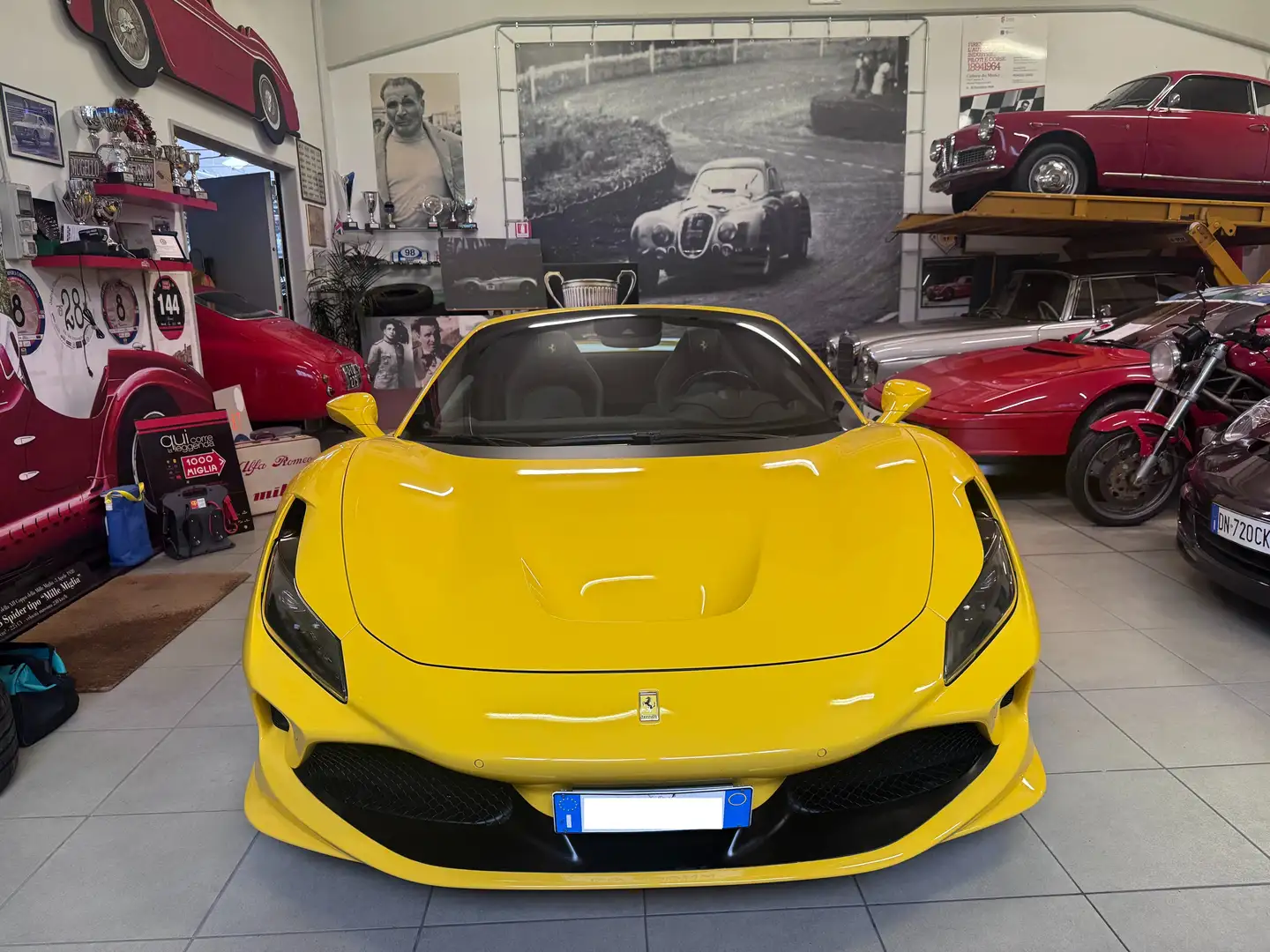Ferrari F8 Spider F8 Tributo Spider 3.9 IVA ESPOSTA Galben - 1