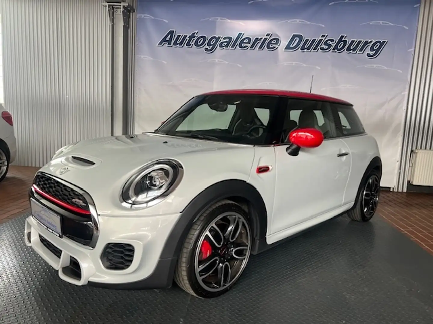 MINI John Cooper Works Automatik Leder Sportpaket Navi Soundsystem erst 4 Silber - 1
