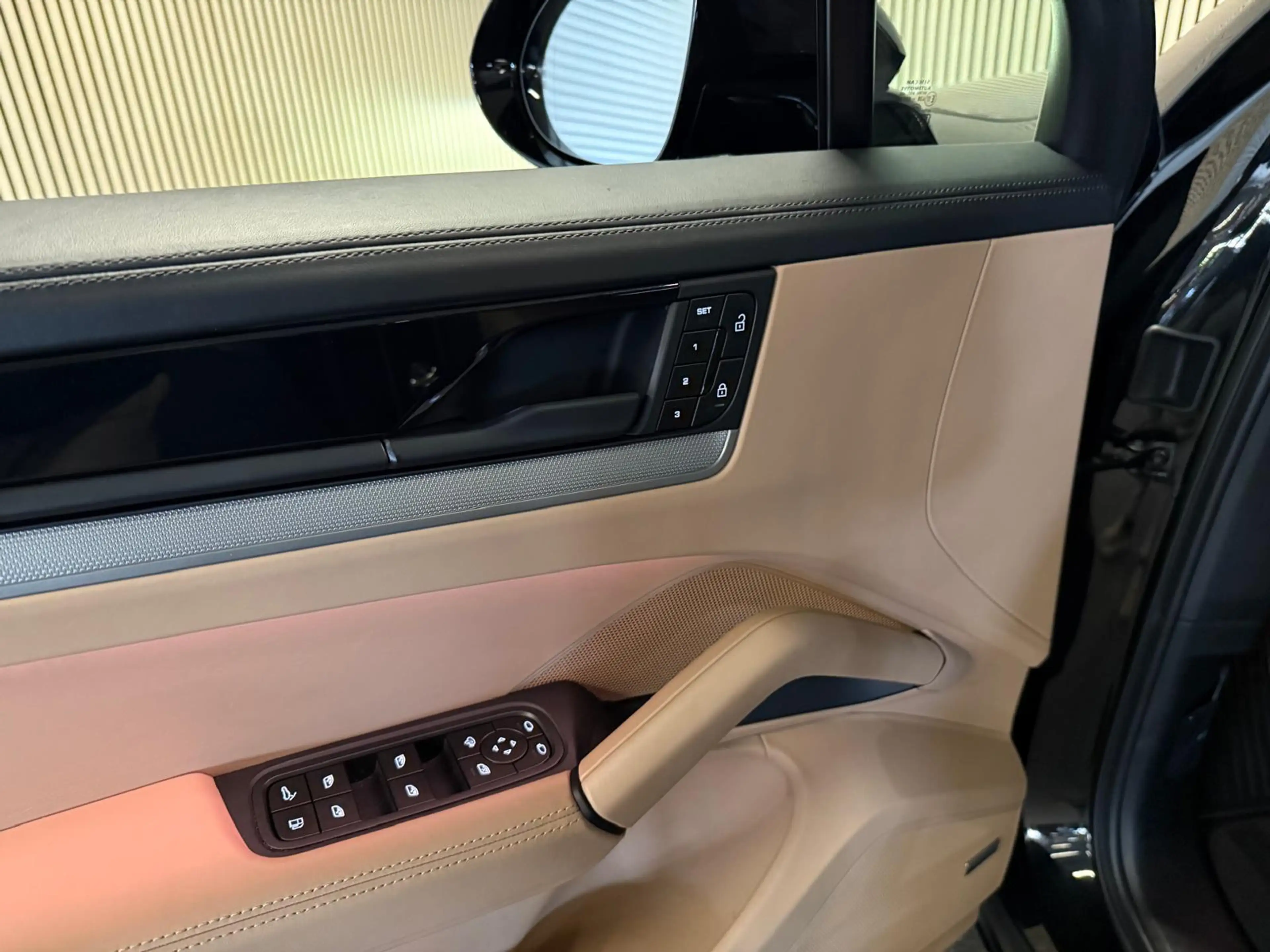 Porsche Cayenne 3.0 E-Hybrid SPORT DESIGN-PANORAMA-LUCHTV.-STOELEN — photo 13