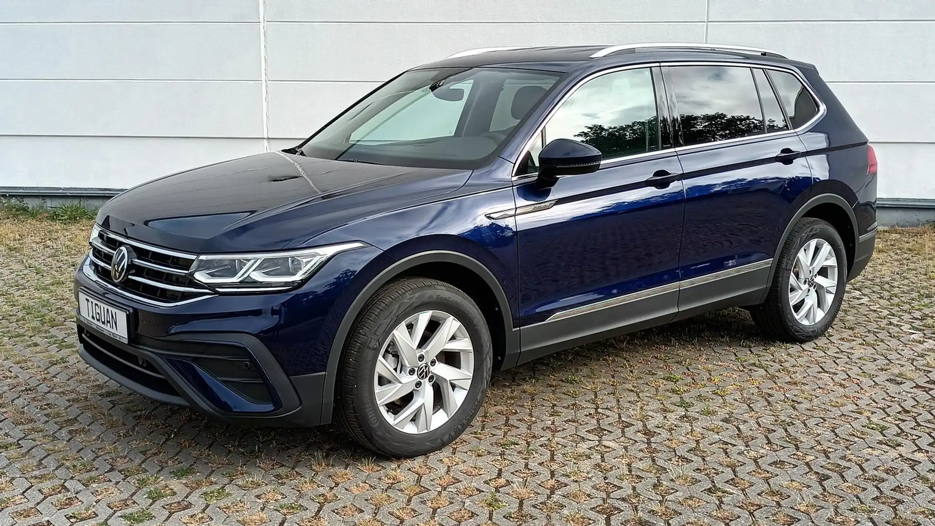 Volkswagen Tiguan Allspace 2.0 TDI DSG Blau - 2