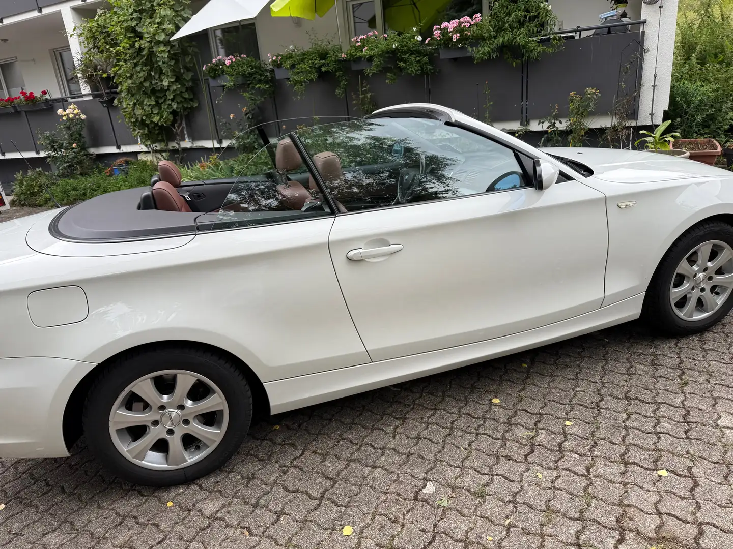 BMW 120 120i Cabrio Weiß - 2