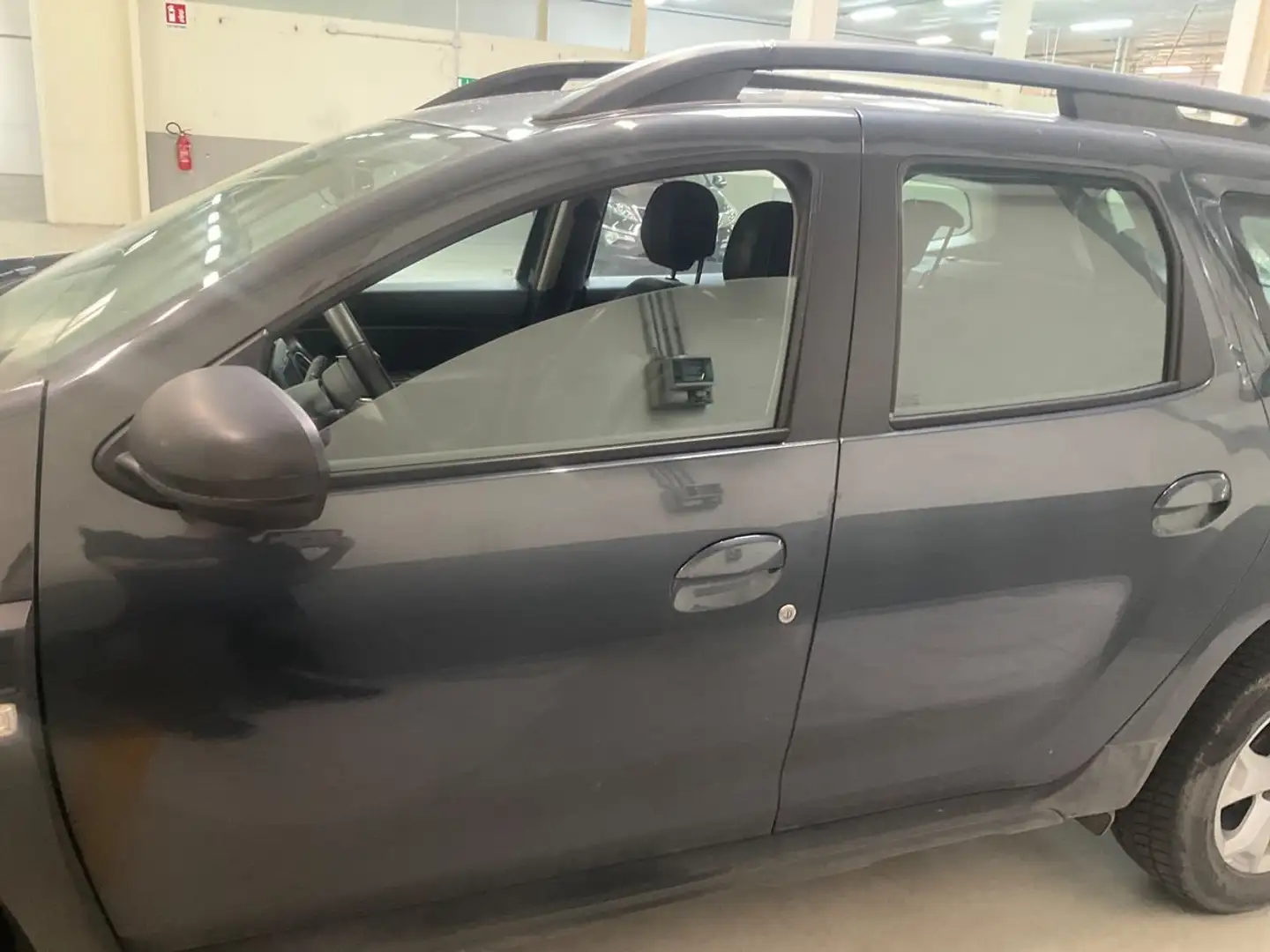 Dacia Duster 1.6 SCE 4x2 GPL UNICO PROPRIETARIO Gris - 2