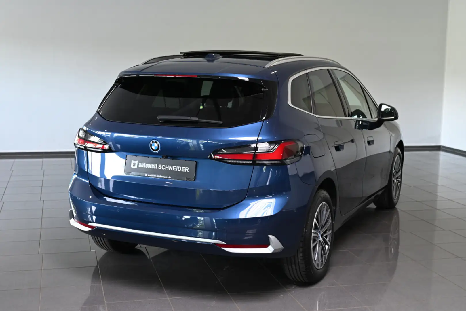 BMW 225 e xDrive Luxury Line AHK Pano Albastru - 2