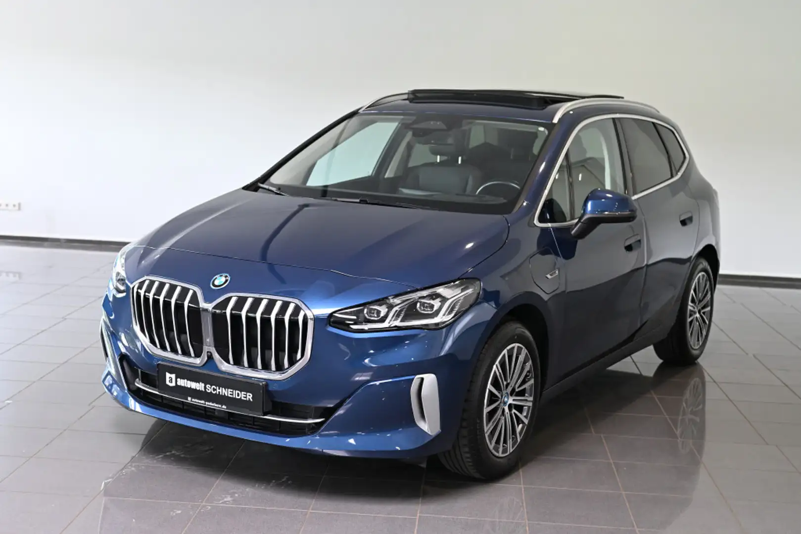 BMW 225 e xDrive Luxury Line AHK Pano Albastru - 1