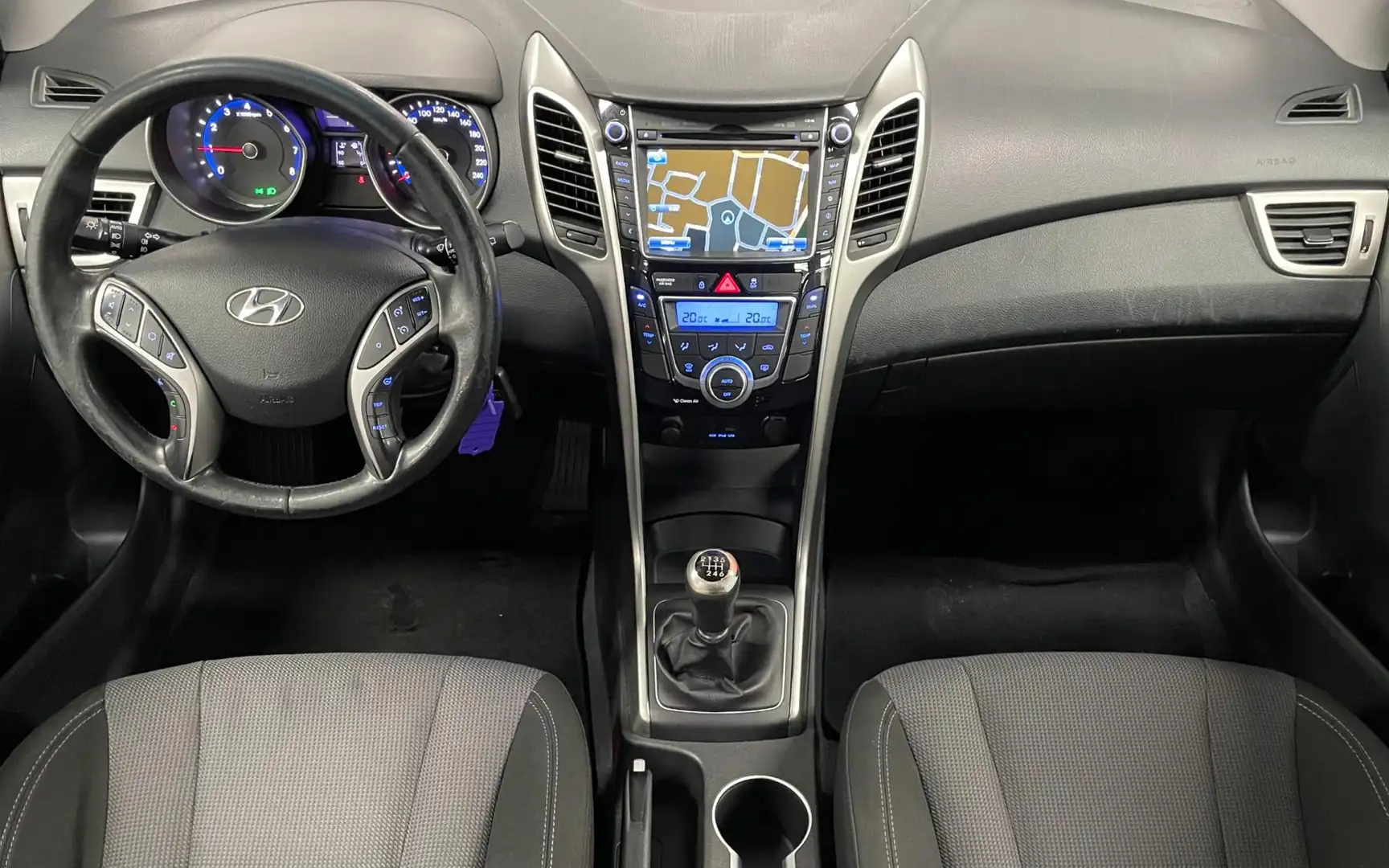 Hyundai i30 1.6 GDI i-Vision*Navi*Camera*Bluetooth*Apk:03-2025 Zwart - 2