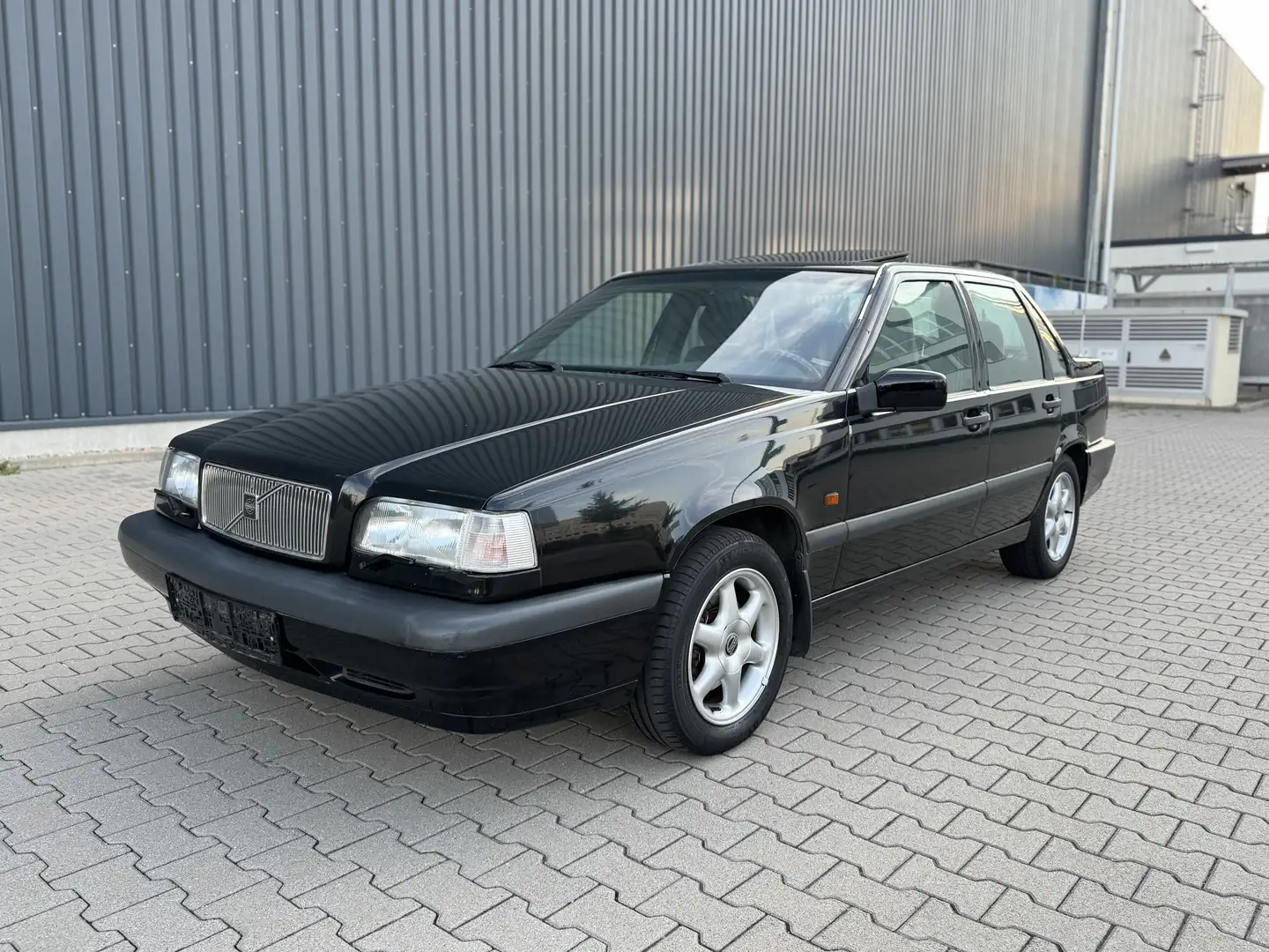 Volvo 850 2.5-20V Schwarz - 1