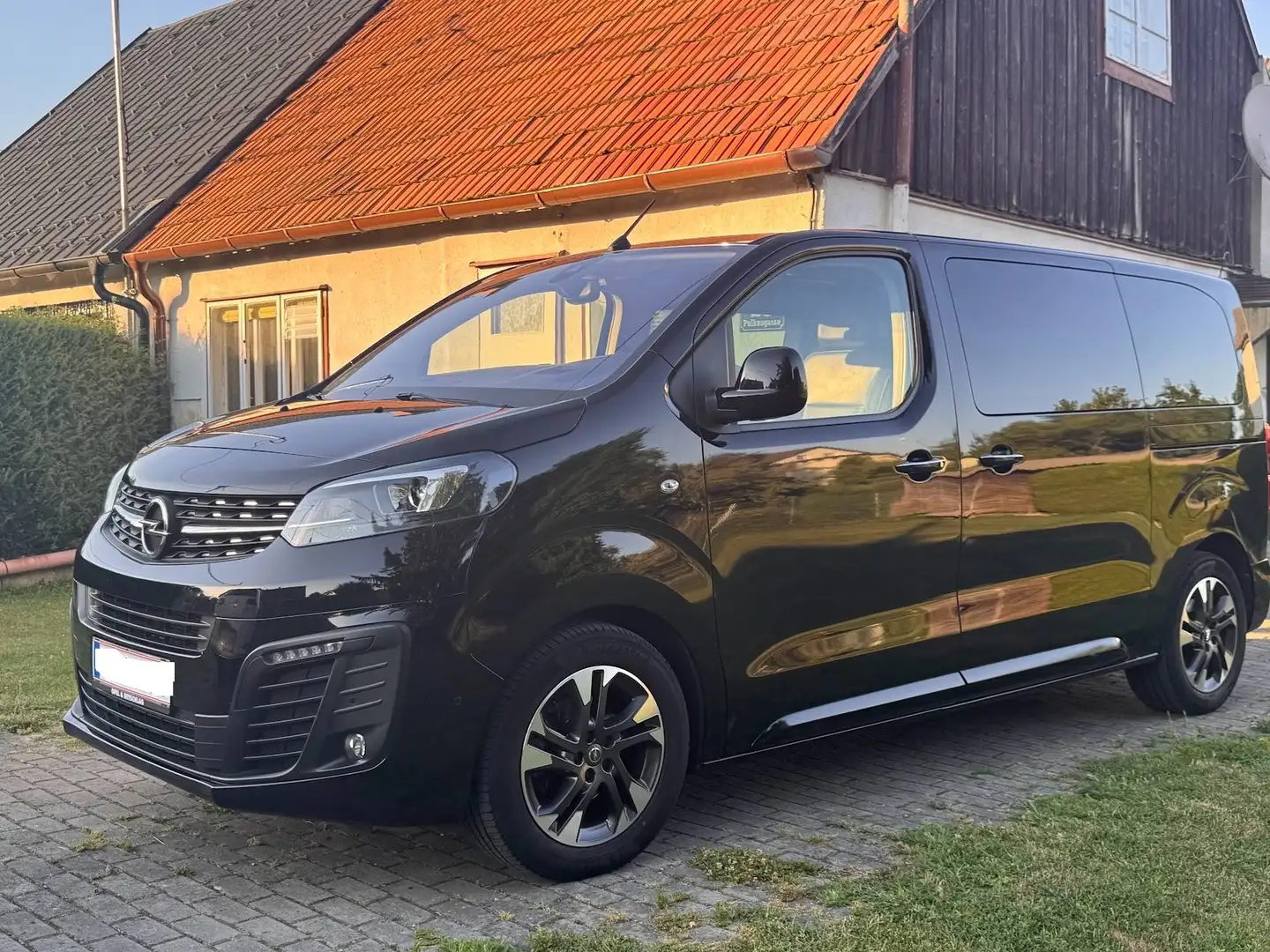 Opel Zafira Life Zafira Life 2,0 CDTI S Schwarz - 1