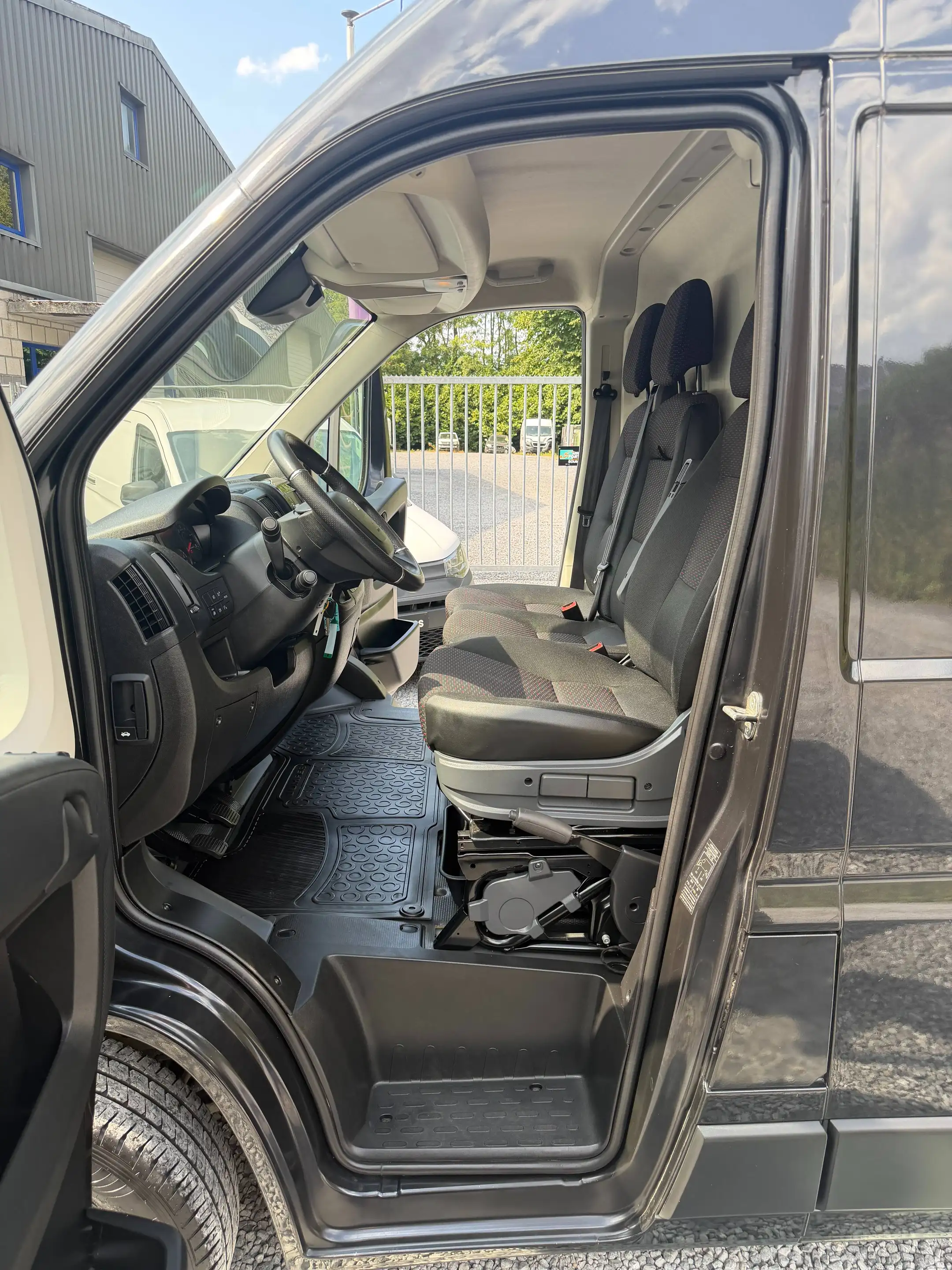 Peugeot Boxer 2.2 BlueHDi L2H2 - 165 CHEVAUX - UTILITAIRE - TVA DEDUCTIBLE - A VOIR - — photo 12