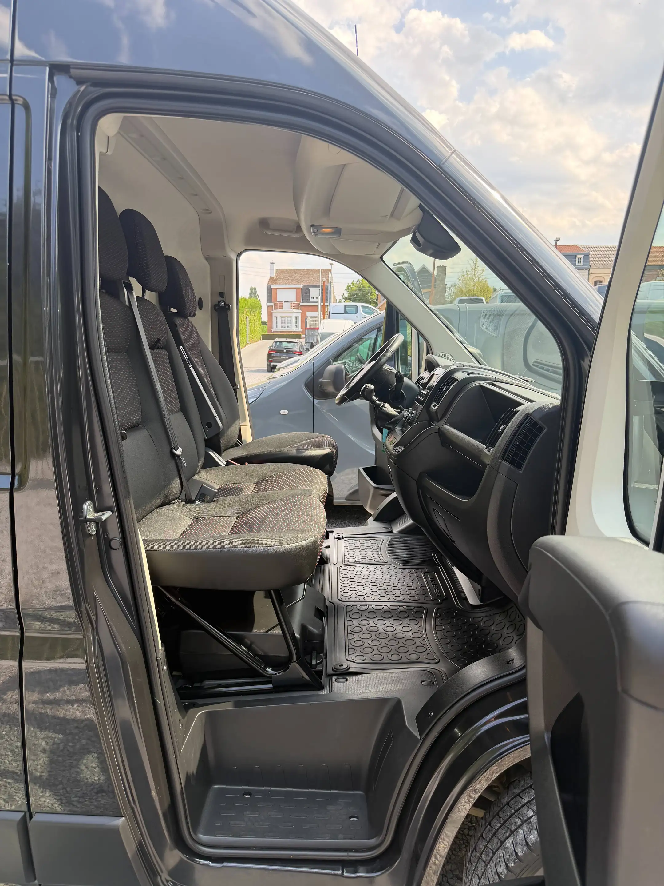 Peugeot Boxer 2.2 BlueHDi L2H2 - 165 CHEVAUX - UTILITAIRE - TVA DEDUCTIBLE - A VOIR - — photo 13