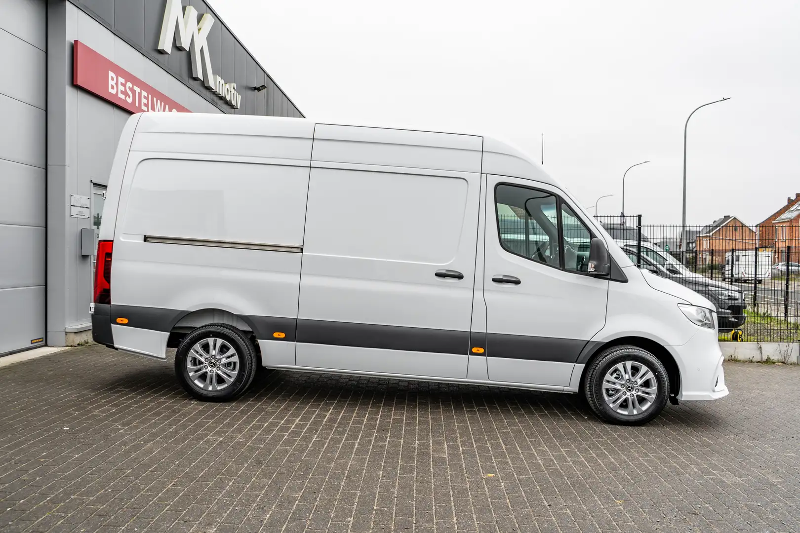 Mercedes-Benz Sprinter 319 L2H2 - Adaptive CC / Trekhaak 3.5T - 56.800ex White - 2