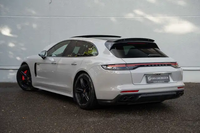 Porsche Panamera view 6