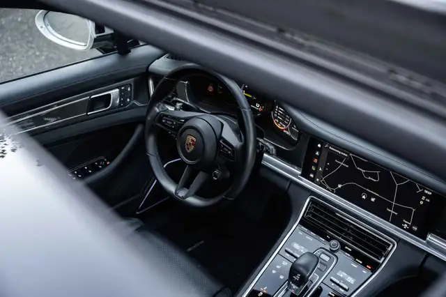 Porsche Panamera view 11