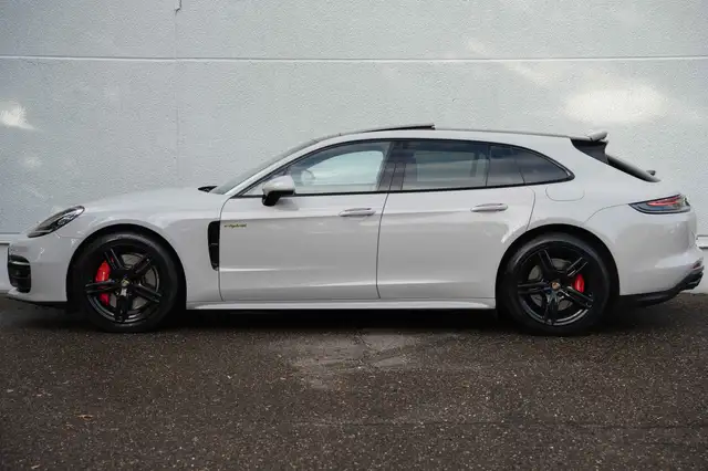 Porsche Panamera view 5