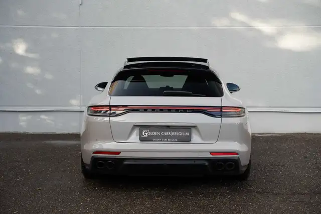 Porsche Panamera view 7