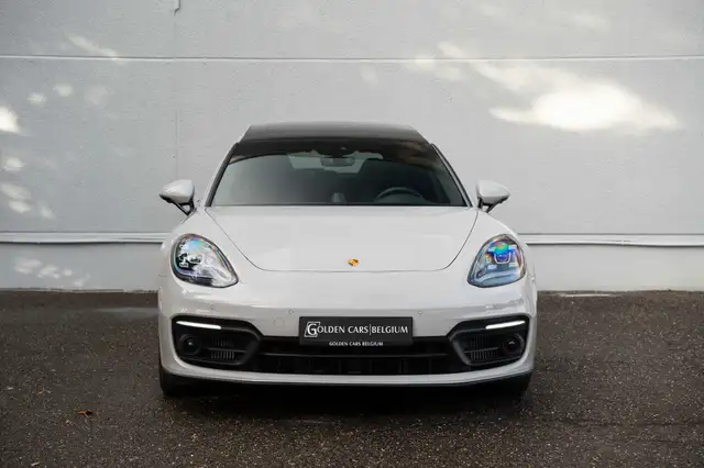 Porsche Panamera view 3