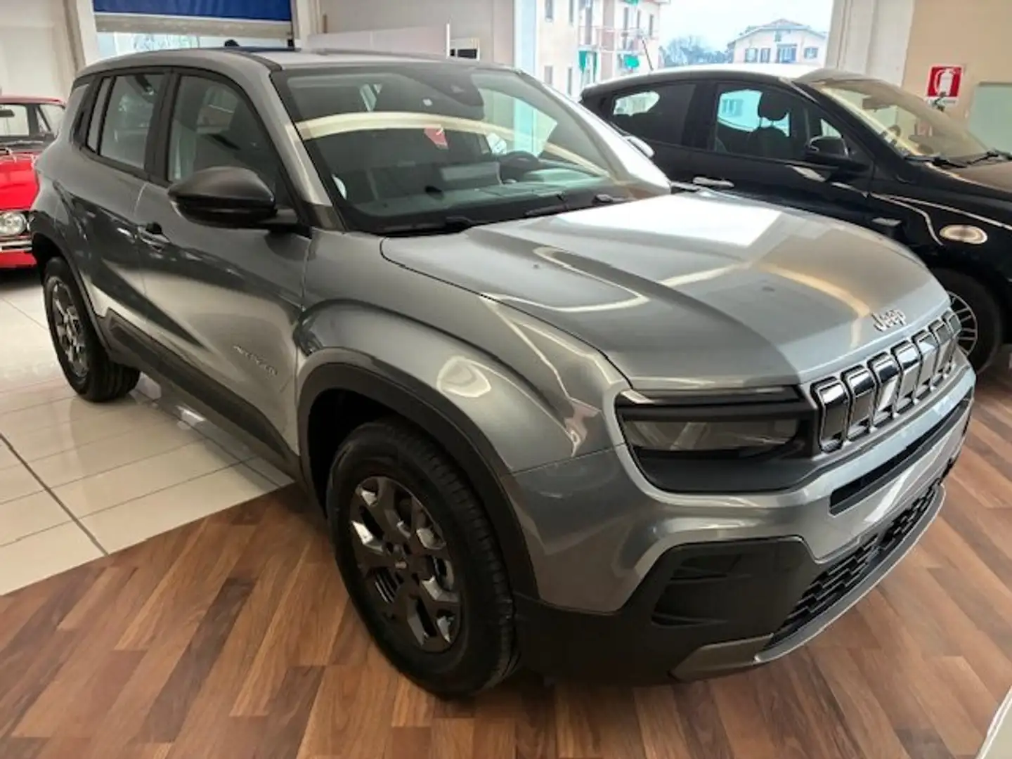 Jeep Avenger Avenger 1.2 turbo Longitude fwd 100cv km zero Šedá - 2