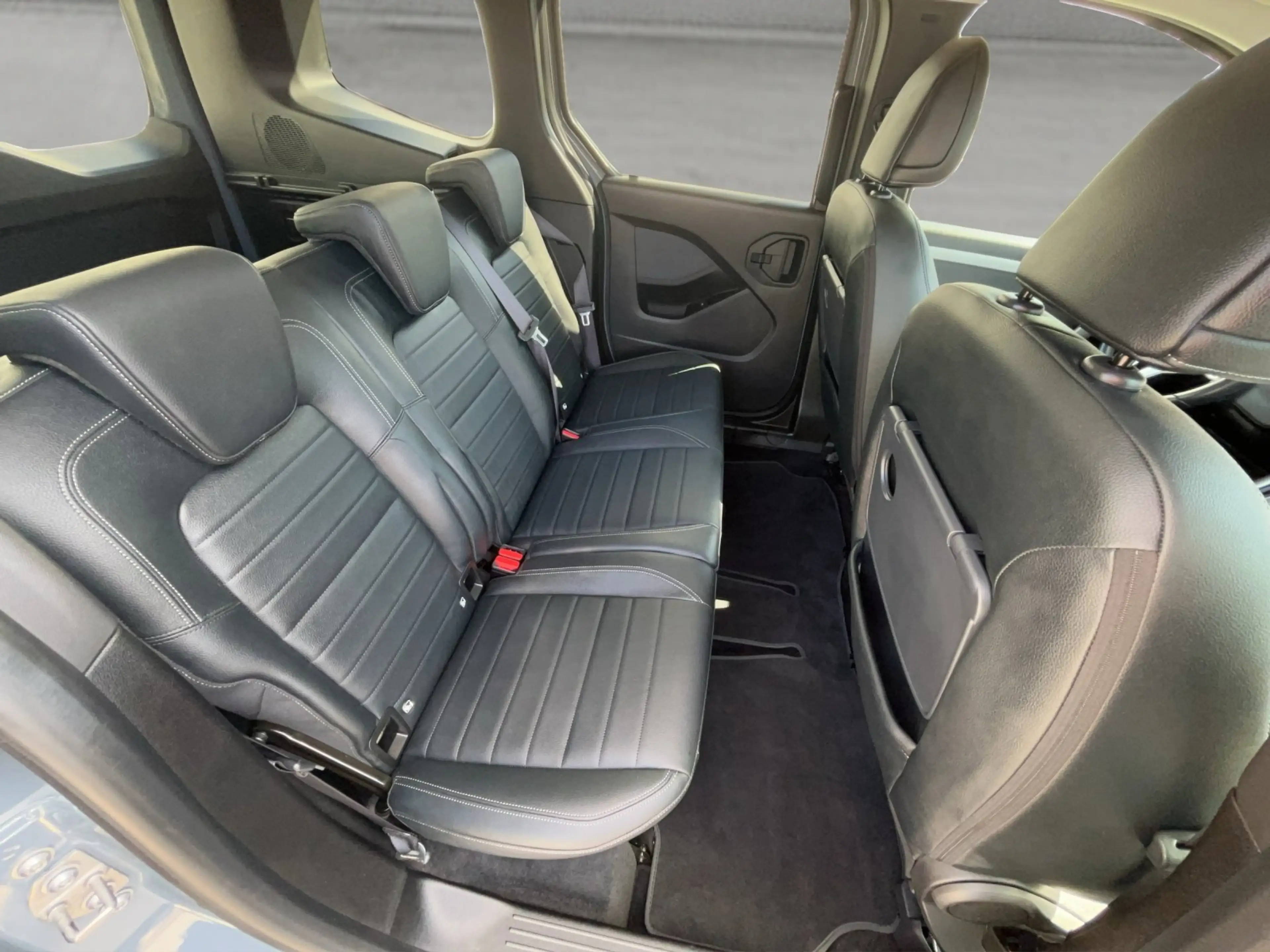 Mercedes-Benz T-Class 180 d Edition Aut. AHK/KAMERA/LEDER/SHZ/LED/ — photo 9