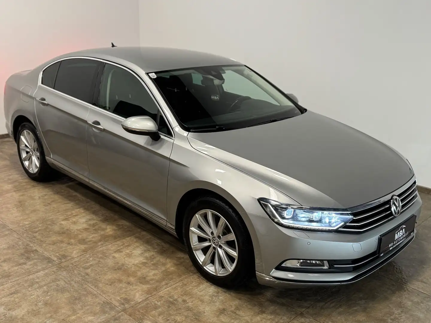Volkswagen Passat 2.0 TDI DSG Highline | ACC | LED | Spur | Totw. | Silber - 2