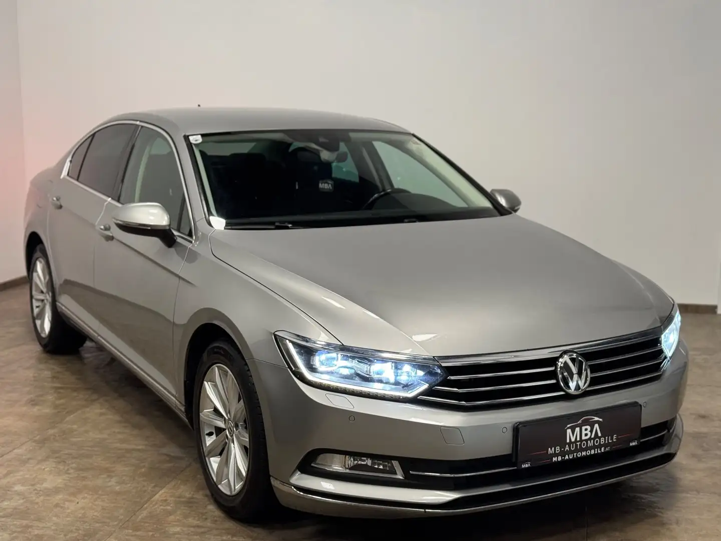 Volkswagen Passat 2.0 TDI DSG Highline | ACC | LED | Spur | Totw. | Silber - 1