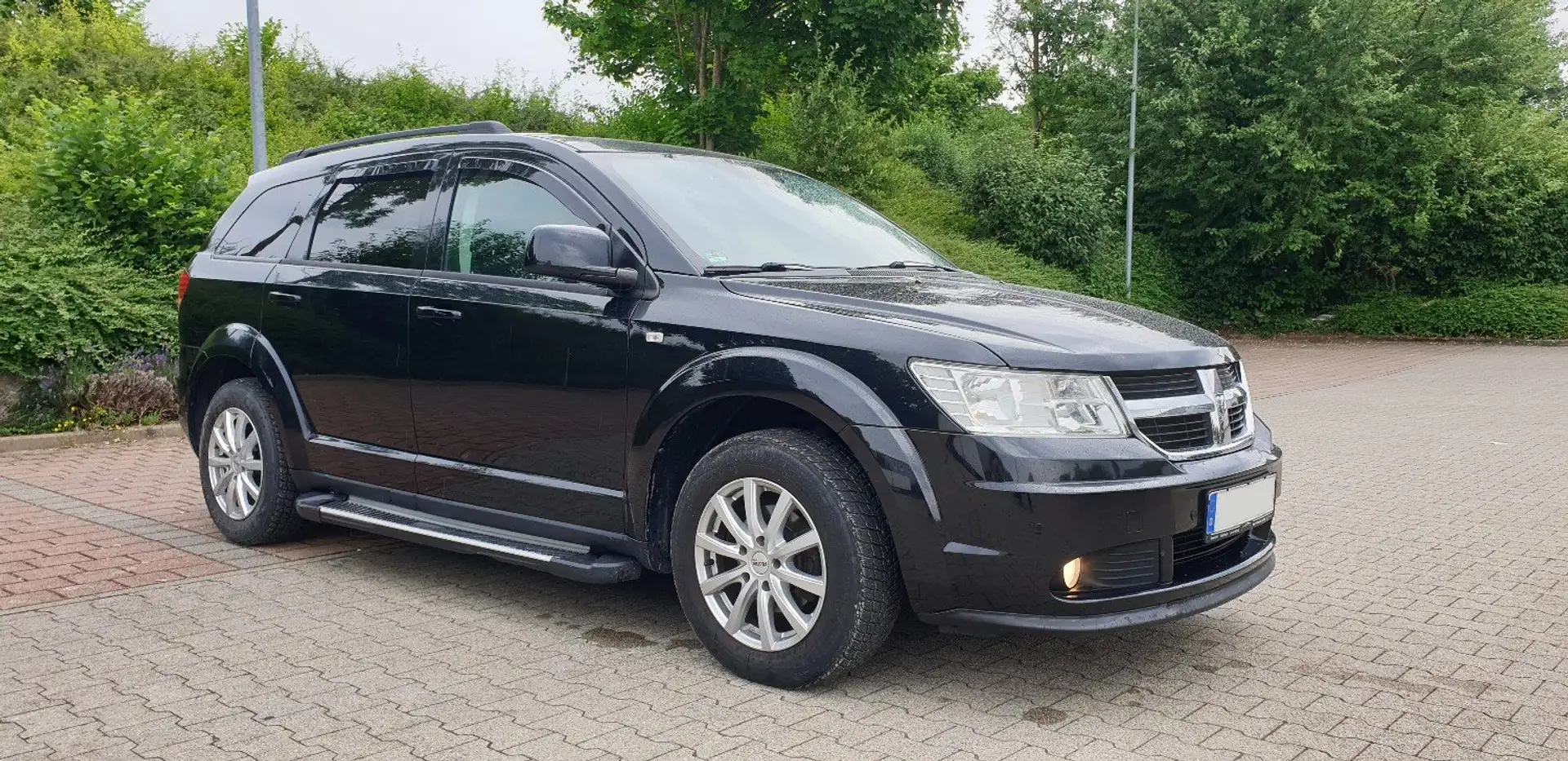 Dodge Journey Journey 2.4 SE mit Infiniti Navigationssystem. Schwarz - 2