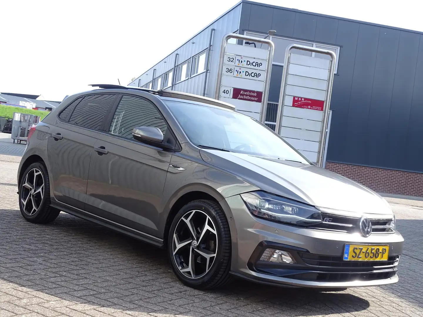 Volkswagen Polo 1.0 TSI Highline R-Line , 5drs, Navigatie, Multime Grijs - 2