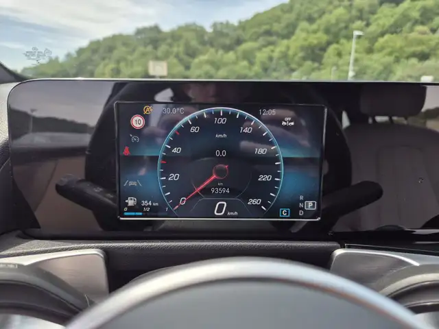 Mercedes-Benz GLB view 13
