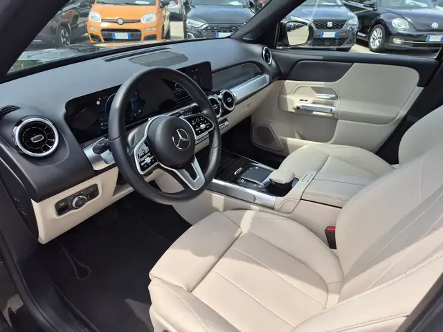 Mercedes-Benz GLB view 6