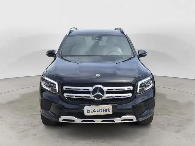 Mercedes-Benz GLB view 2