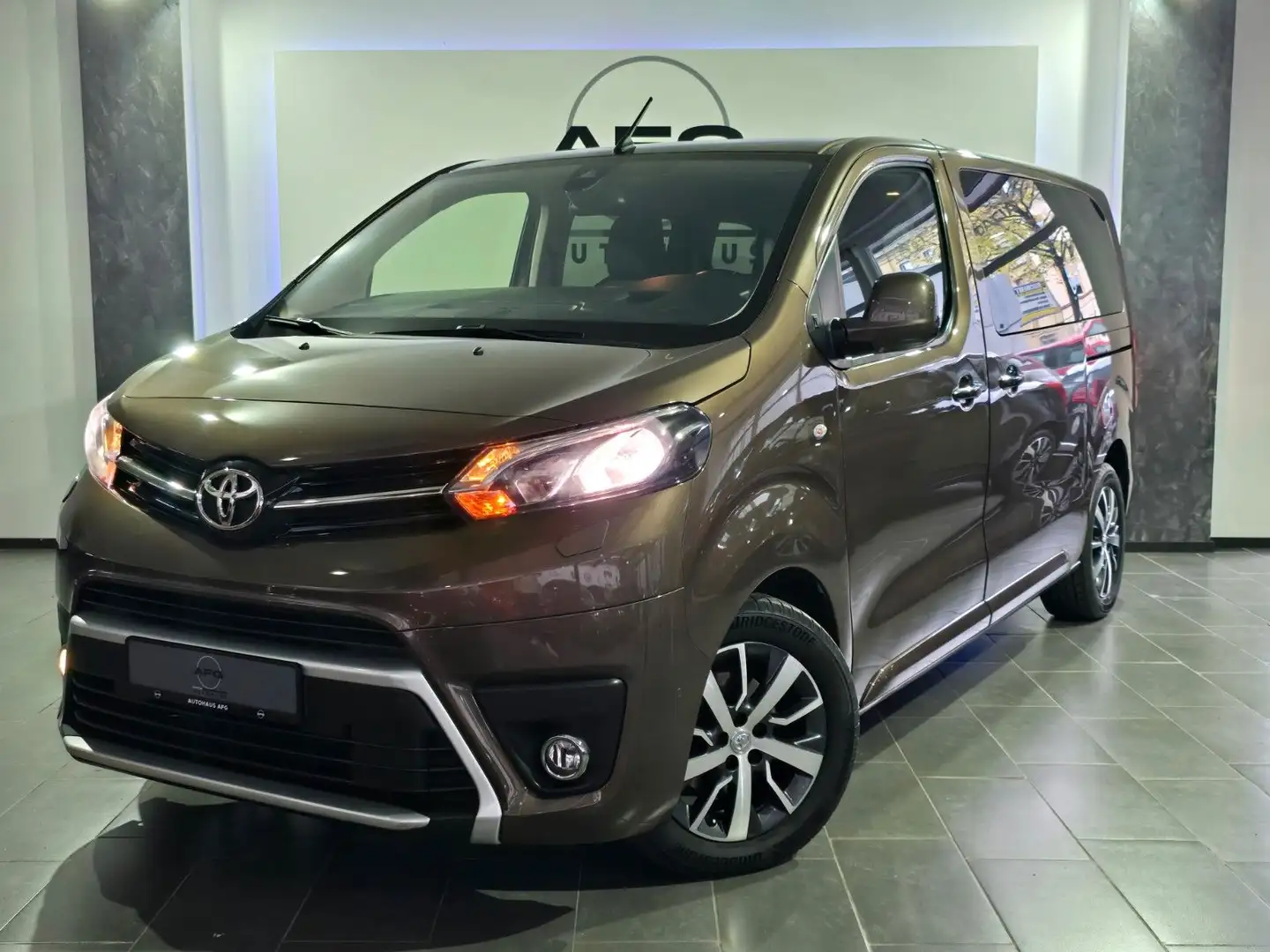 Toyota Proace Verso*8-SITZER*AUTOMATIK - 1
